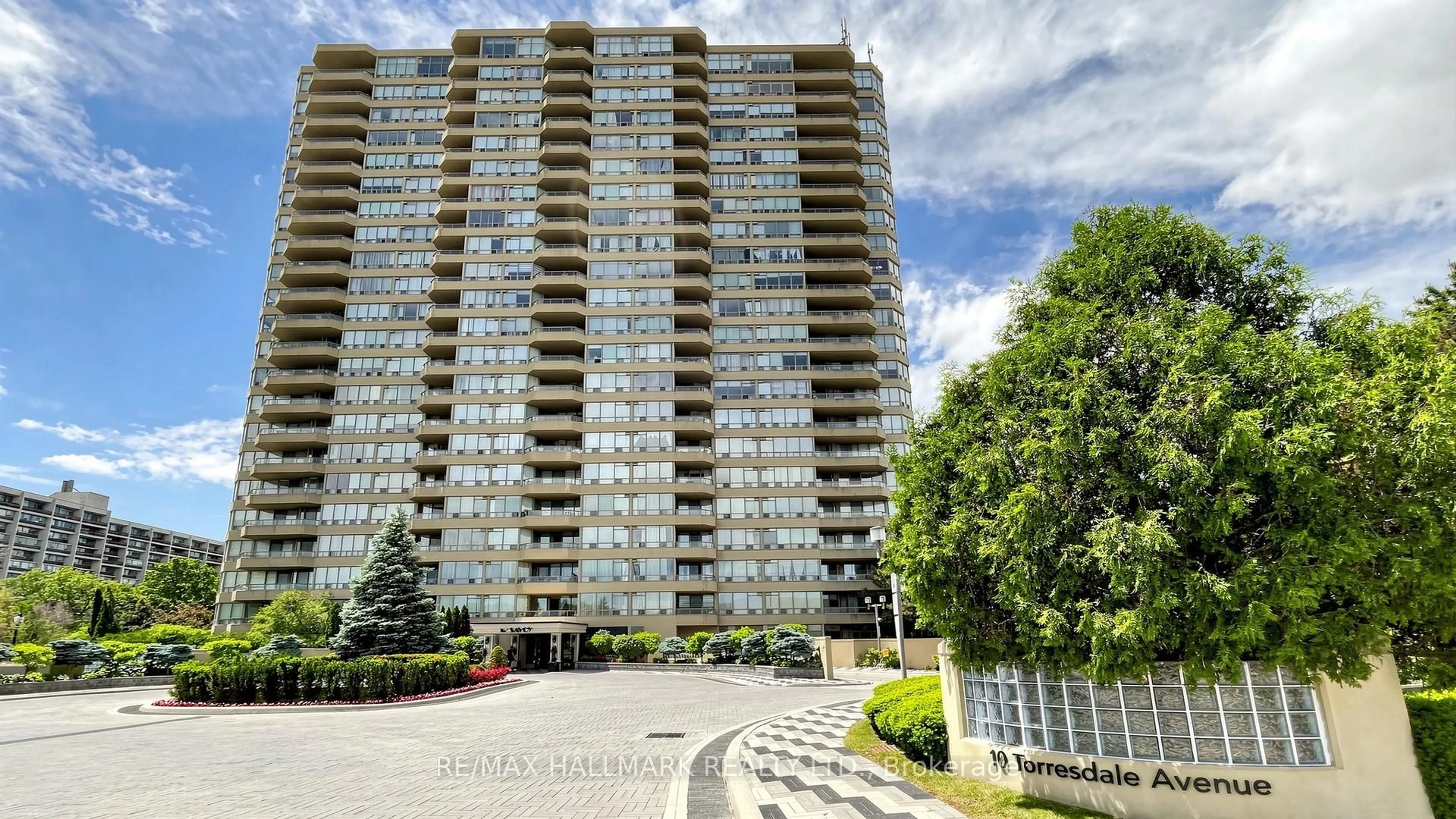 A pic from outside/outdoor area/front of a property/back of a property/a pic from drone, unknown for 10 Torresdale Ave #209, Toronto Ontario M2R 3V8