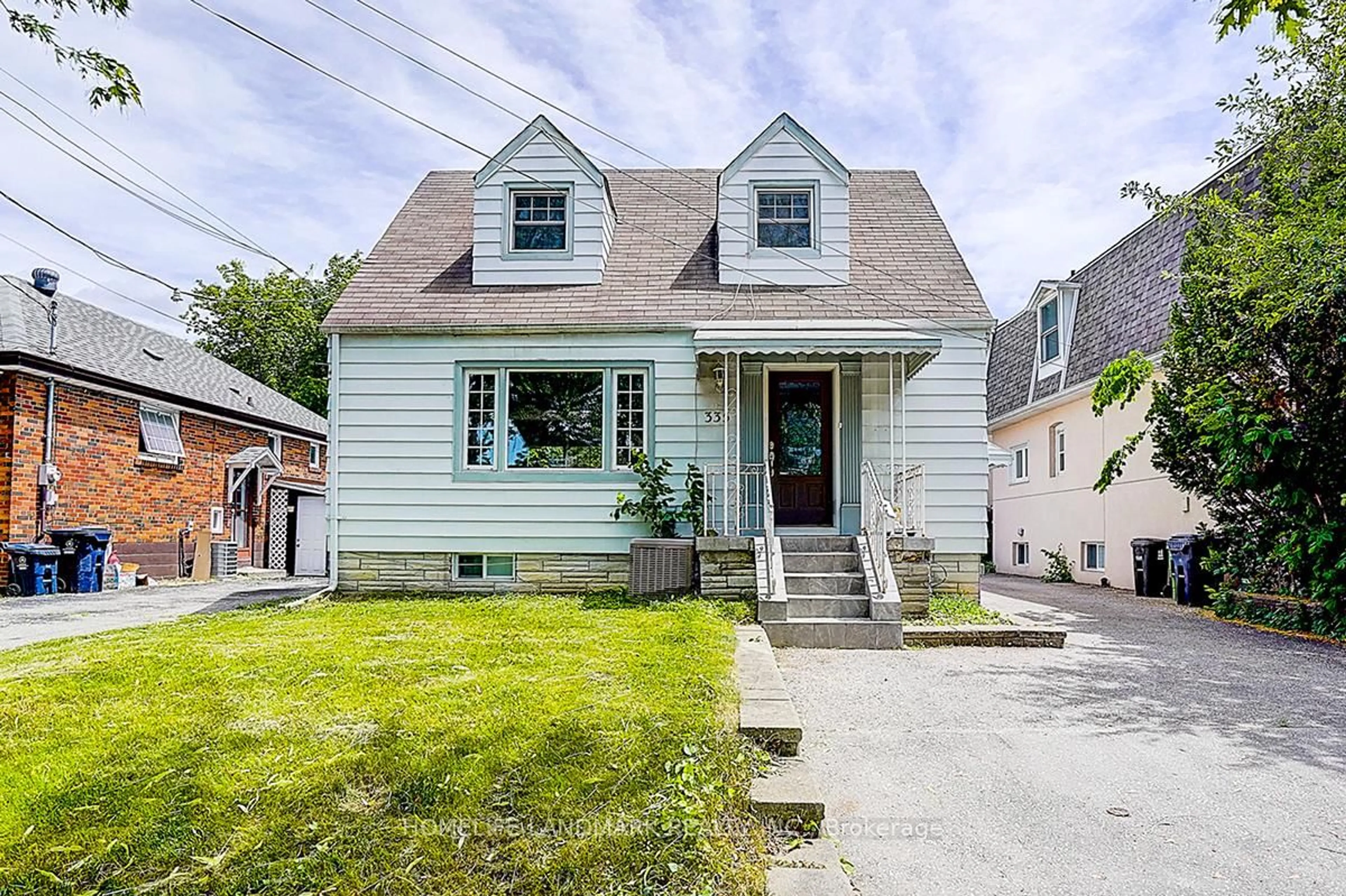 Home with vinyl exterior material, street for 335 Willowdale Ave, Toronto Ontario M2N 5A3