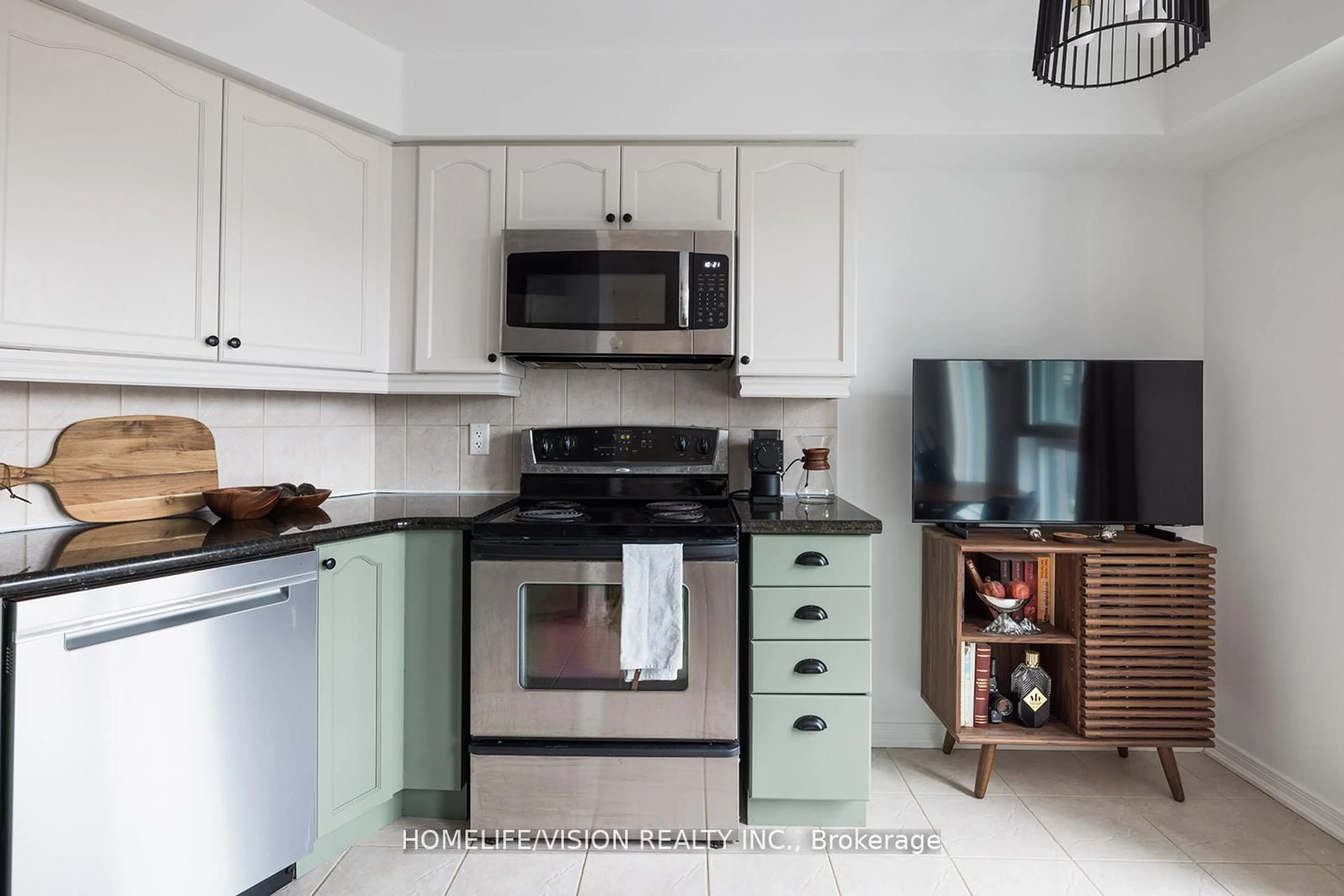 Standard kitchen, unknown for 18 Valley Woods Rd #902, Toronto Ontario M3A 0A1