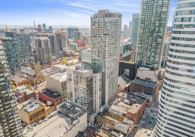 200 Victoria St #1506, Toronto 4