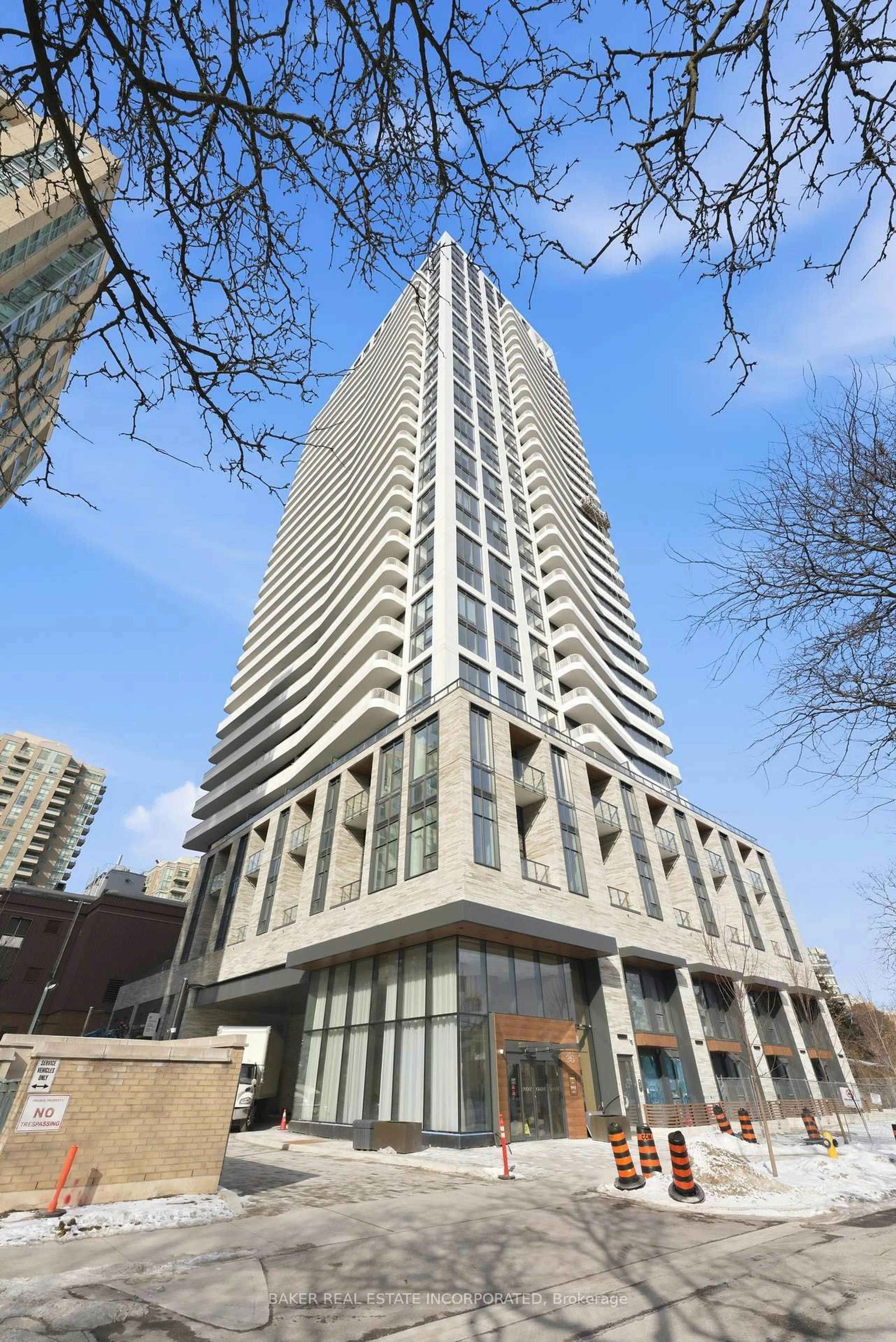 Indoor foyer for 36 Olive Ave #PH3, Toronto Ontario M2N 0M4