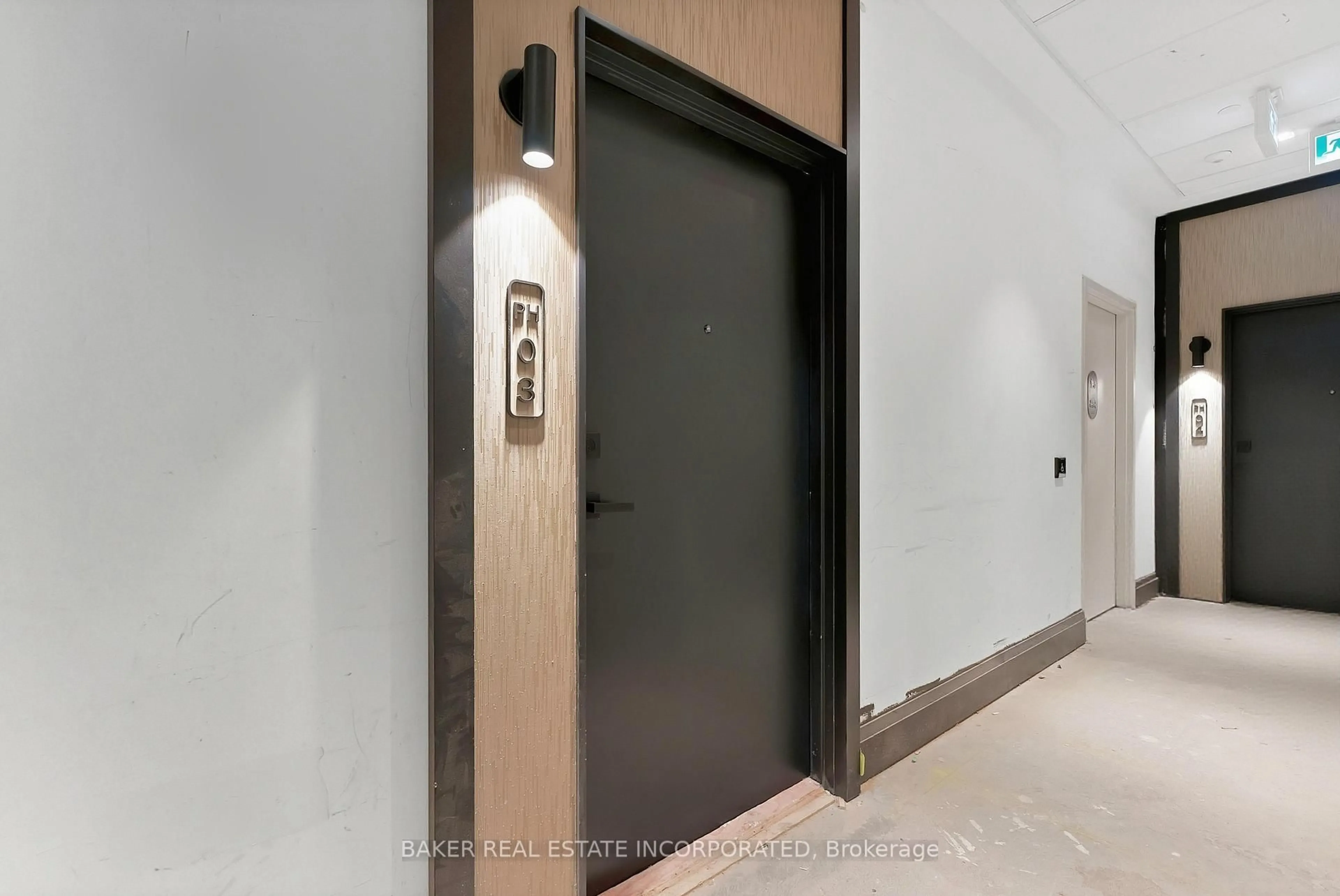 Indoor foyer for 36 Olive Ave #PH3, Toronto Ontario M2N 0M4