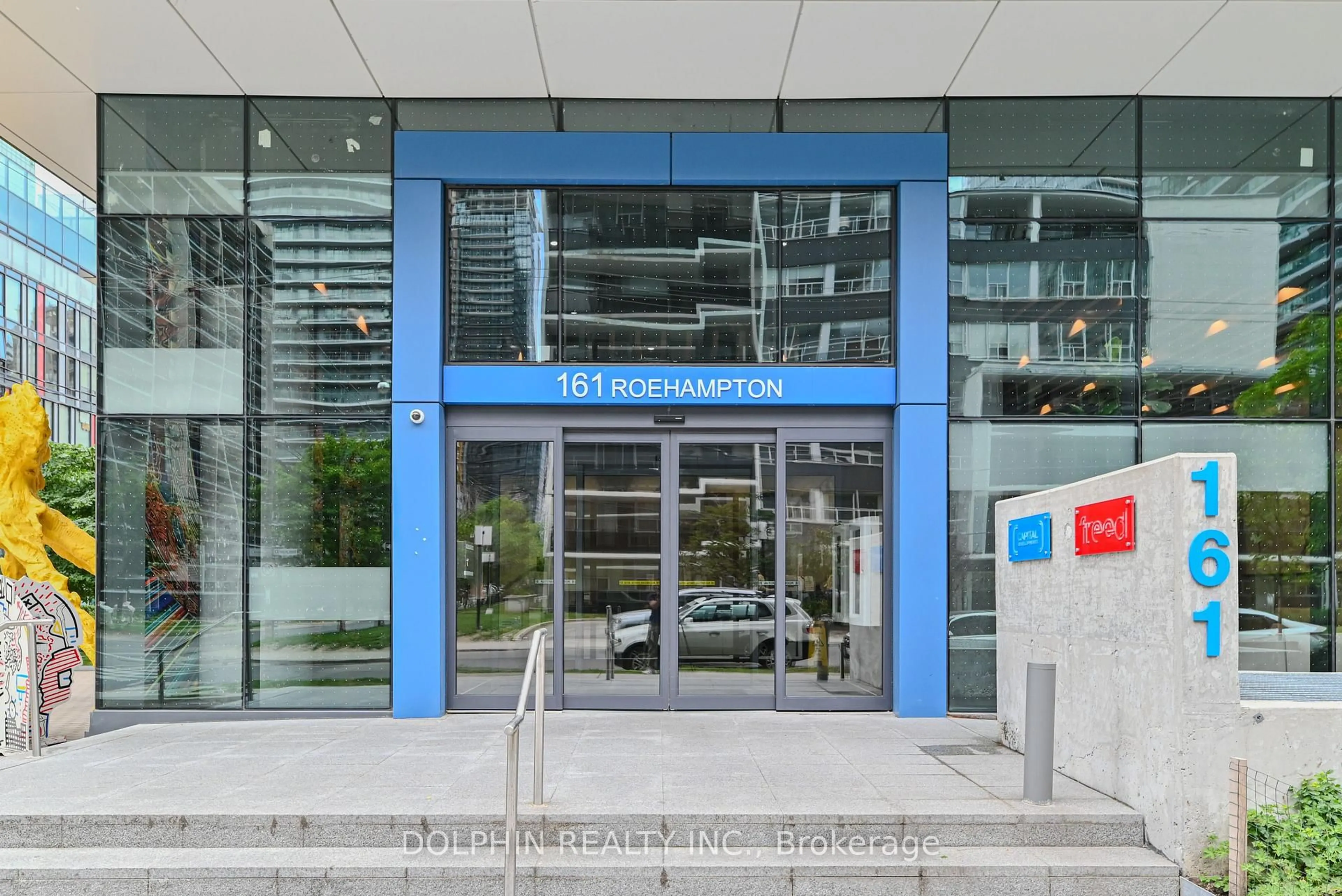Indoor foyer for 161 Roehampton Ave #1007, Toronto Ontario M4P 1P9