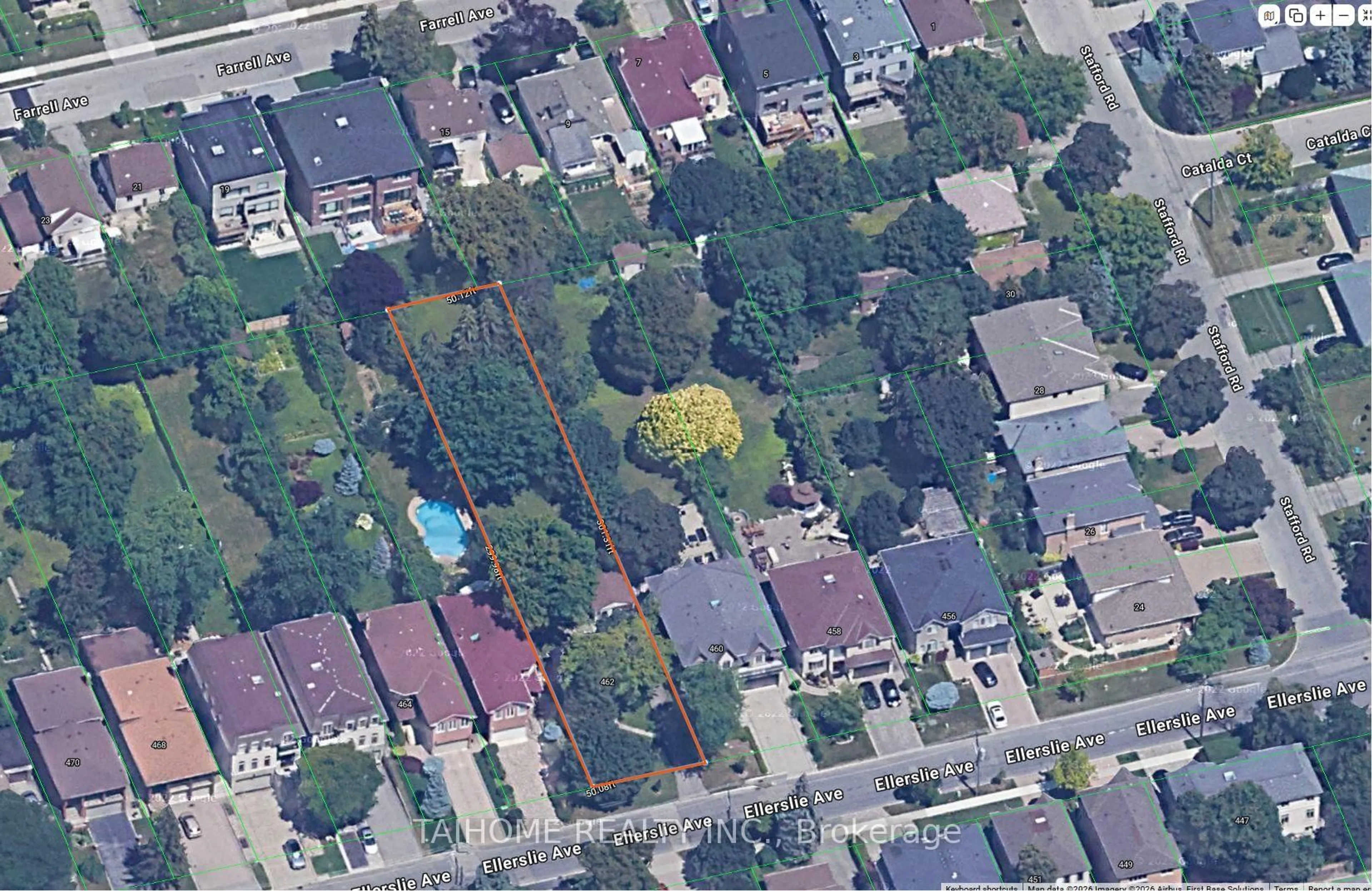 A pic from outside/outdoor area/front of a property/back of a property/a pic from drone, street for 462 Ellerslie Ave, Toronto Ontario M2R 1C4