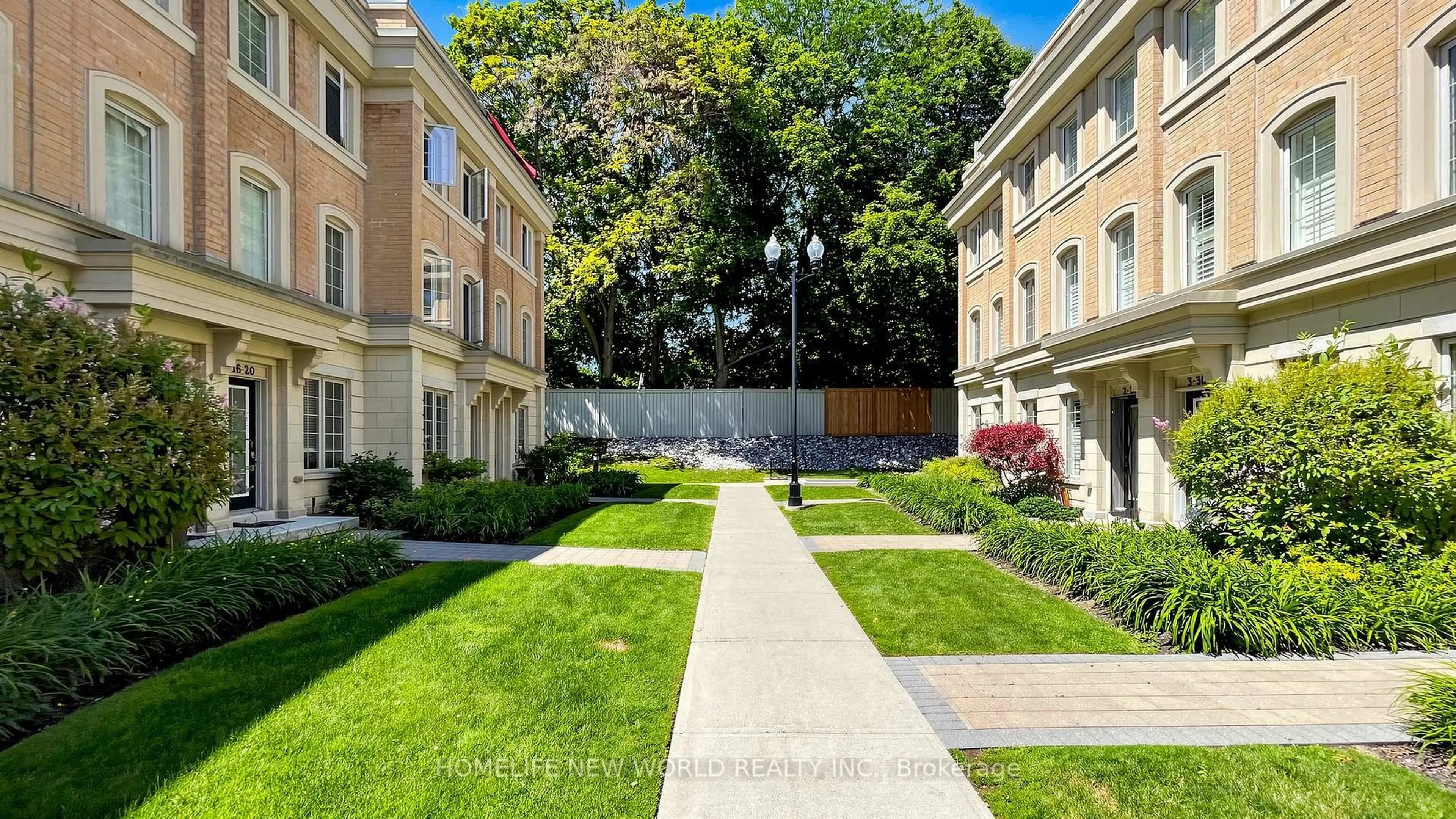 Patio, street for 30 Hargrave Lane #5, Toronto Ontario M4N 0A4