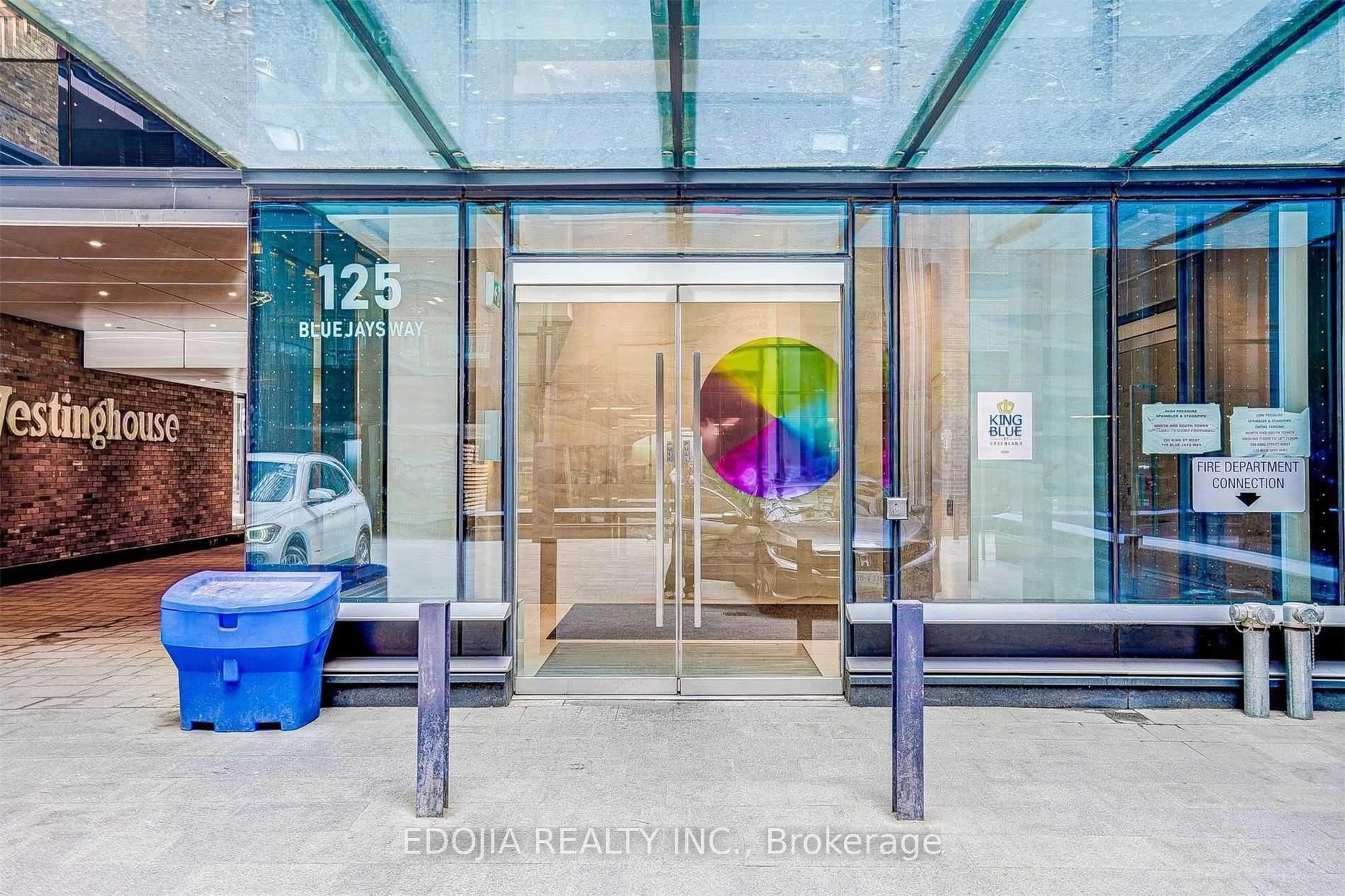 Indoor foyer for 125 Blue Jays Way #4102, Toronto Ontario M5V 0N5