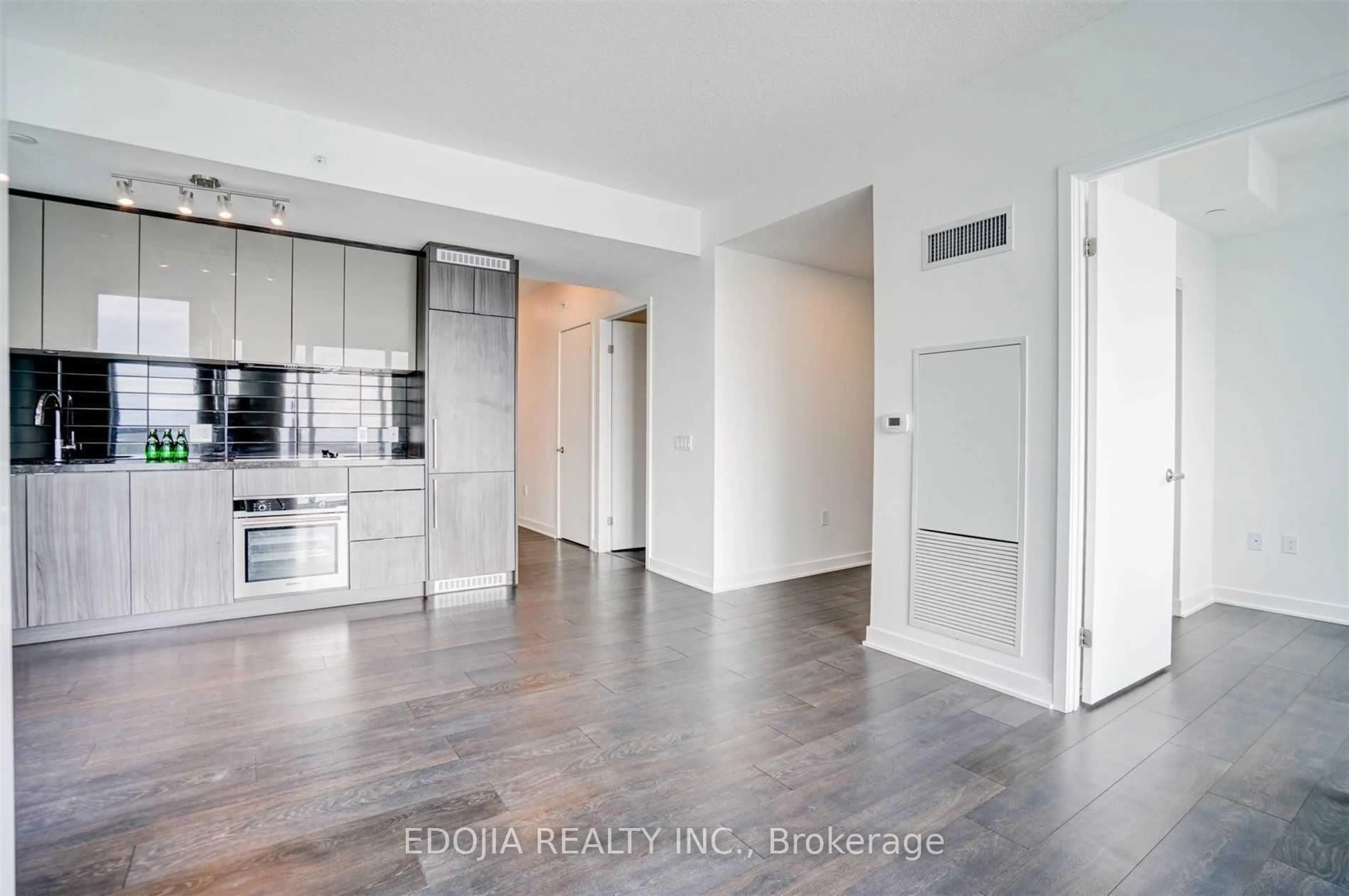 Unknown for 125 Blue Jays Way #4102, Toronto Ontario M5V 0N5