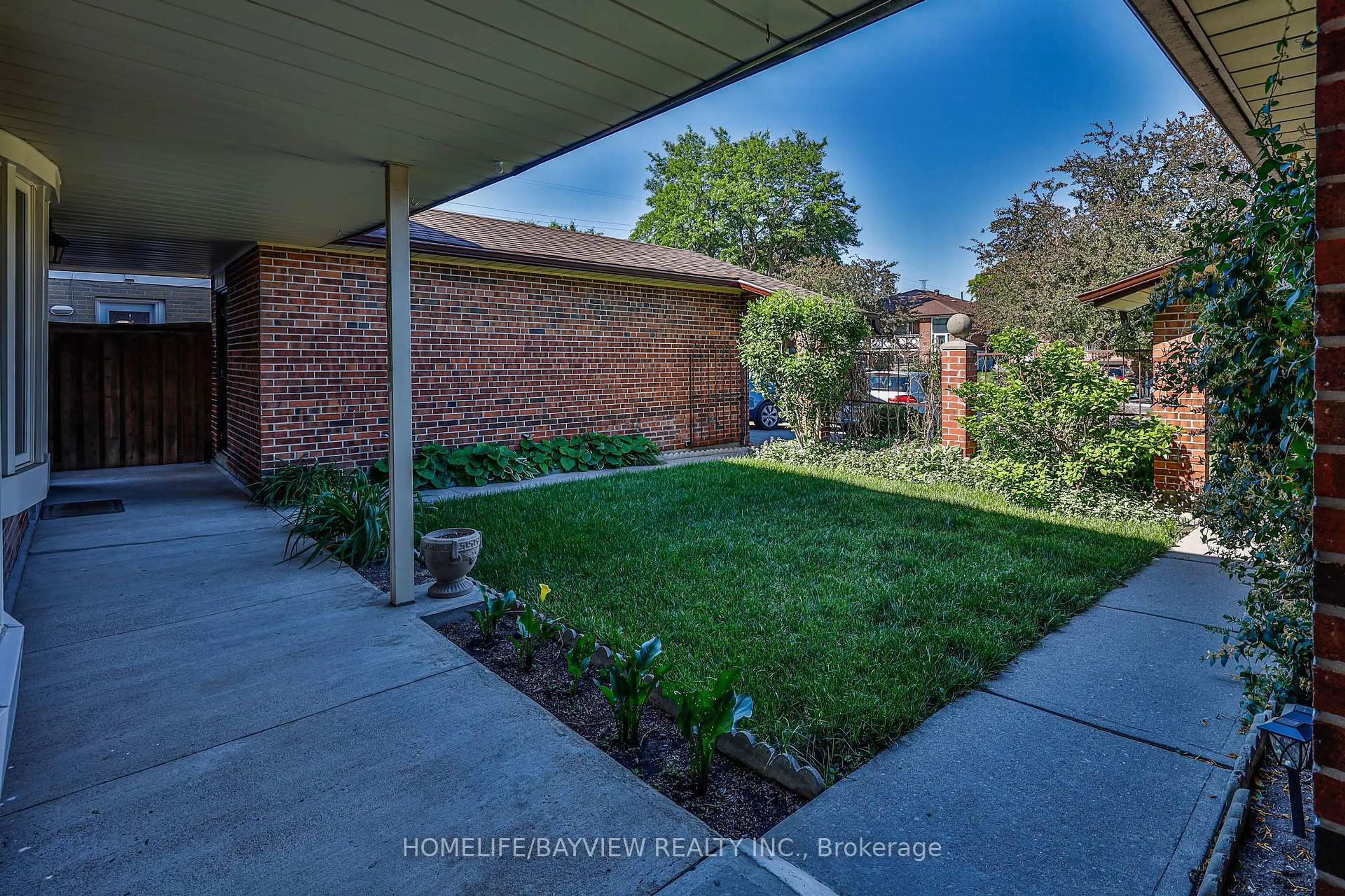 Patio, street for 27 Bedle Ave, Toronto Ontario M2H 1K7