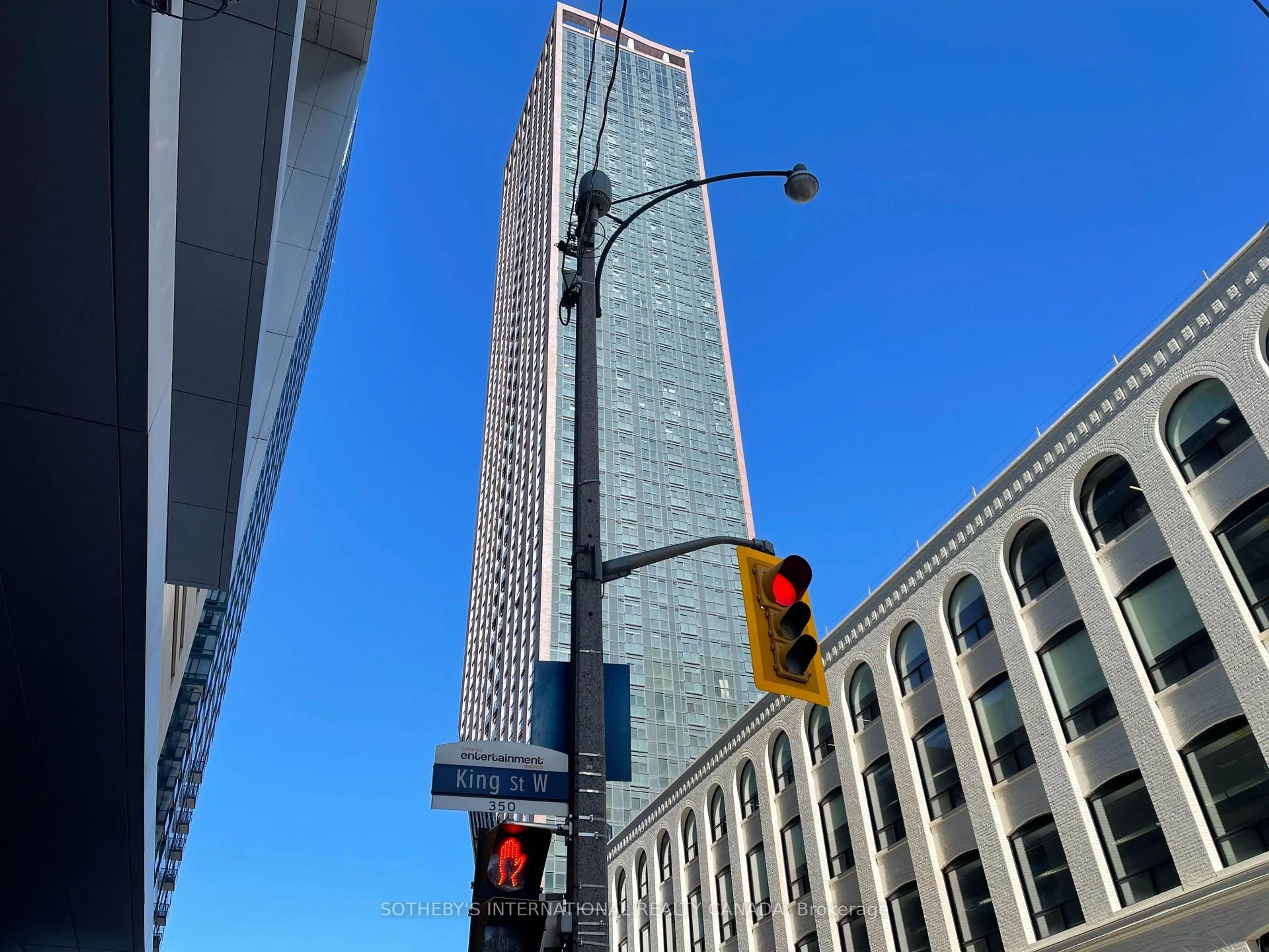 Blurry image for 99 John St #3807, Toronto Ontario M5V 0S6