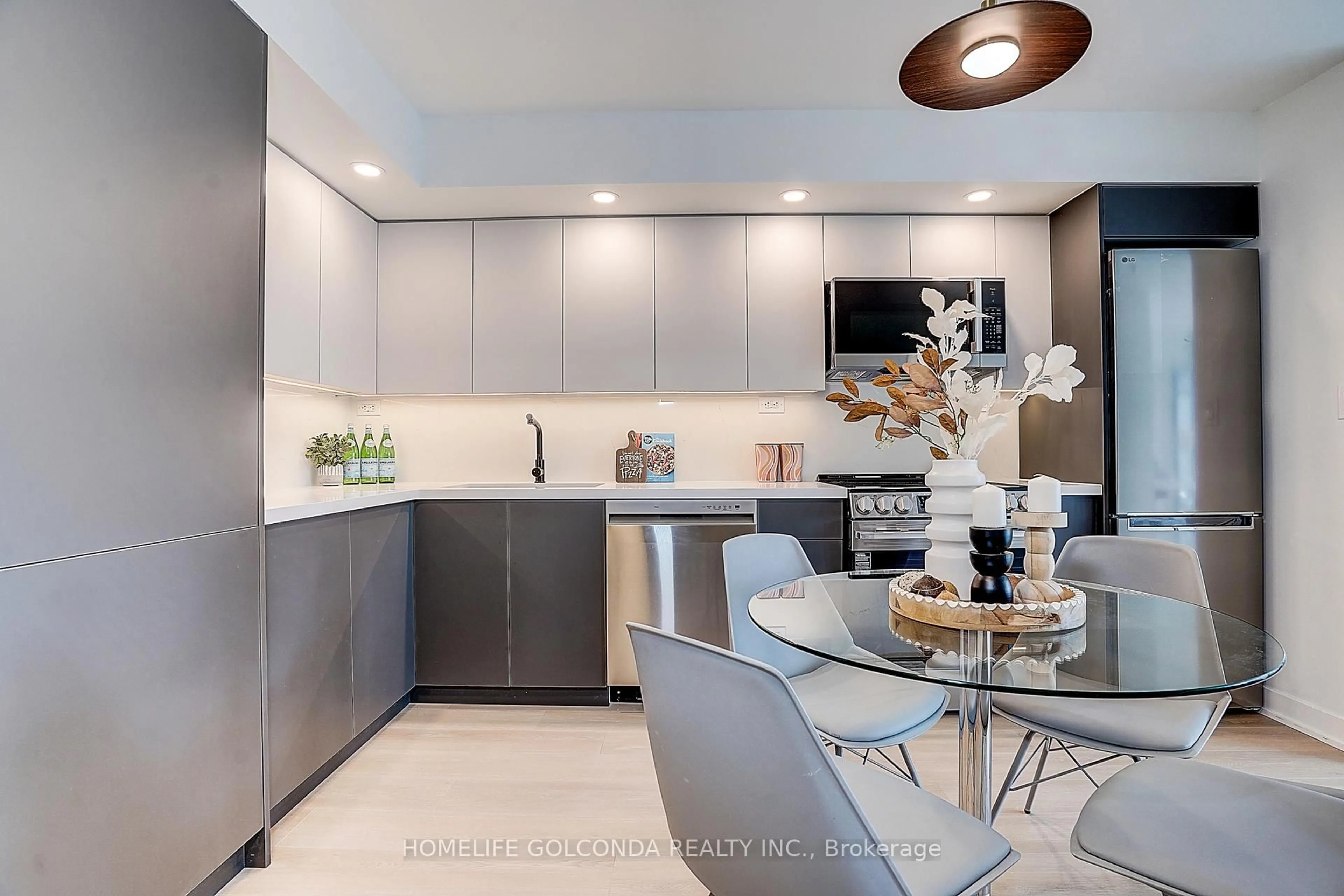 Contemporary kitchen, unknown for 8 Telegram Mews #1105, Toronto Ontario M5V 3Z5