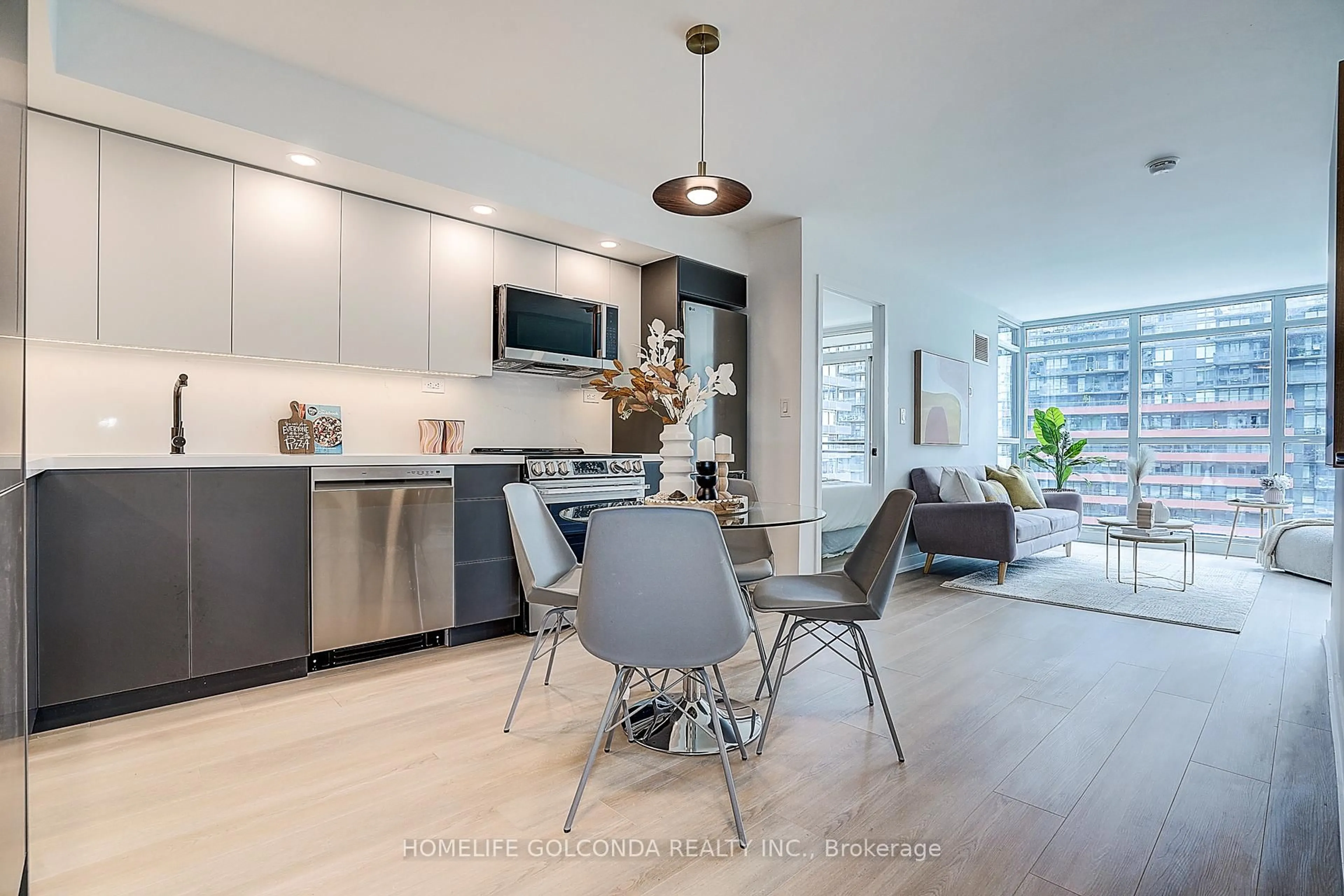 Open concept kitchen, unknown for 8 Telegram Mews #1105, Toronto Ontario M5V 3Z5