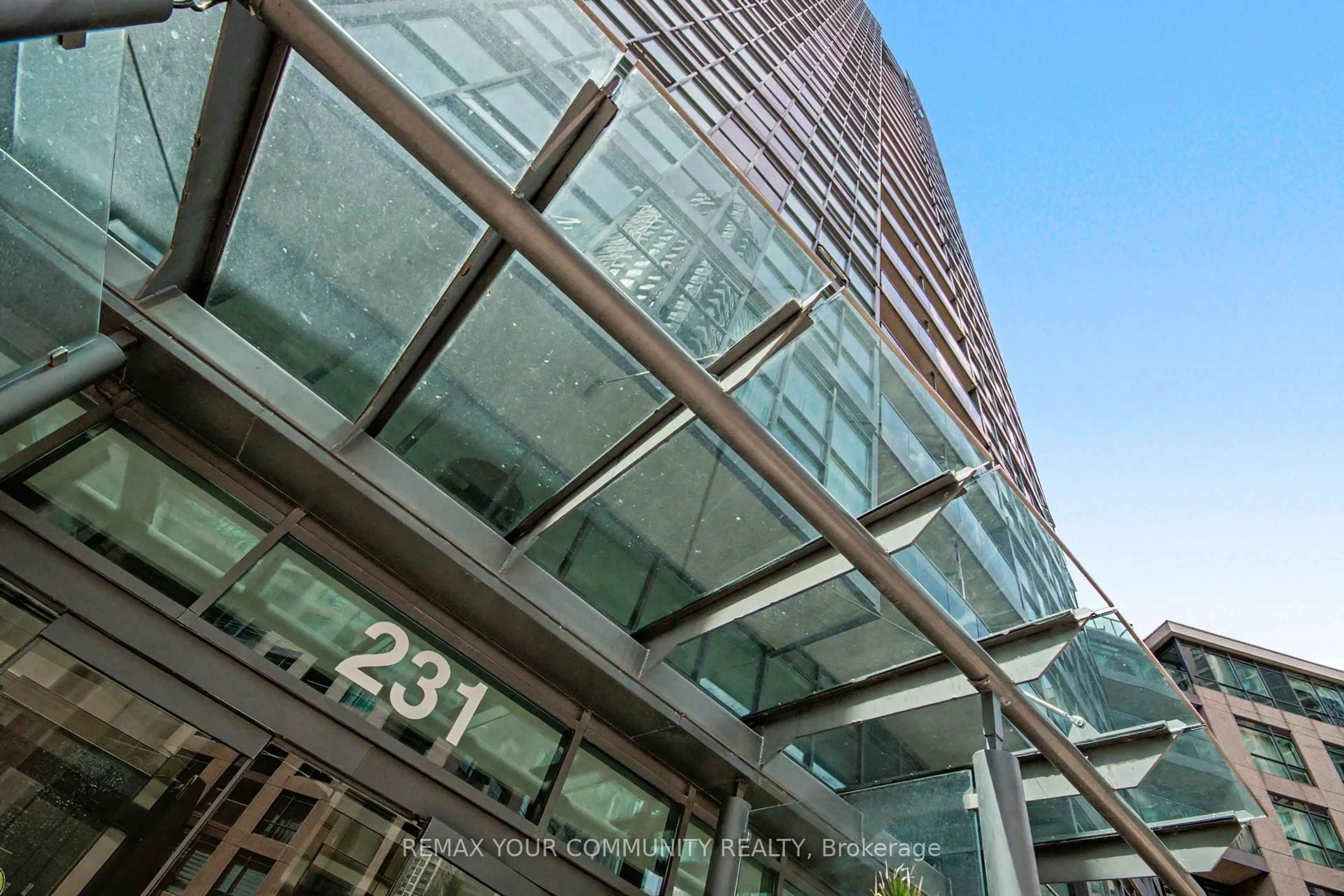 Indoor foyer for 231 Fort York Blvd #219, Toronto Ontario M5V 1B2