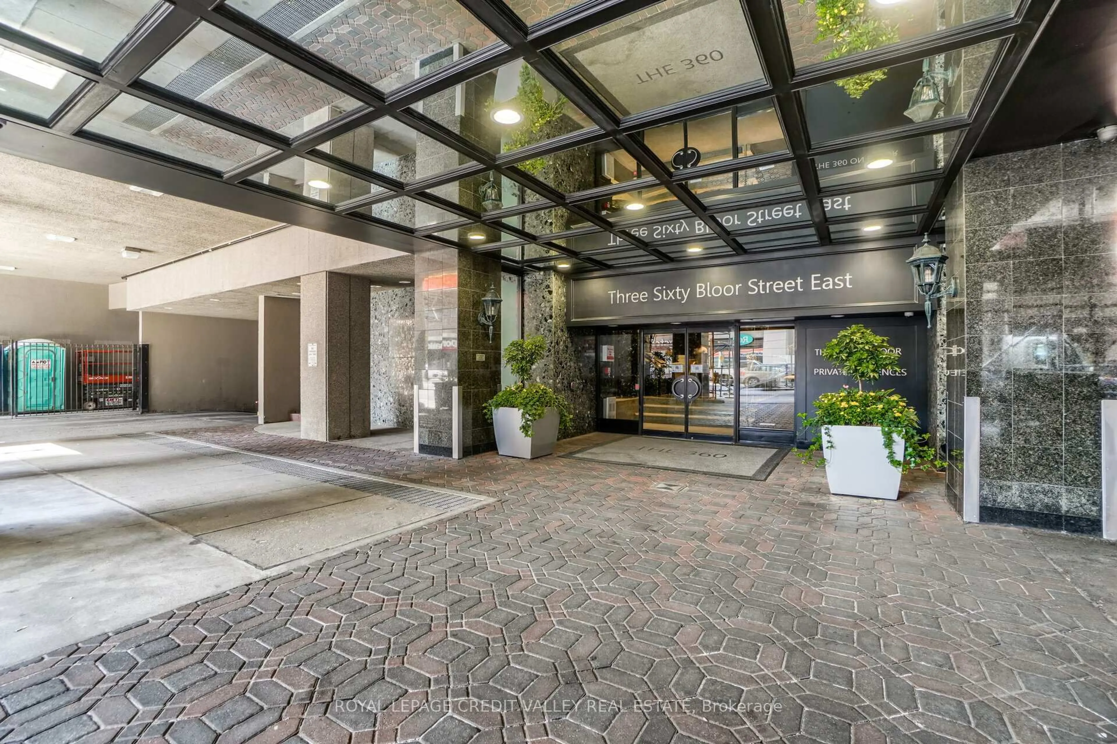 Lobby for 360 Bloor St #601, Toronto Ontario M4W 3M3