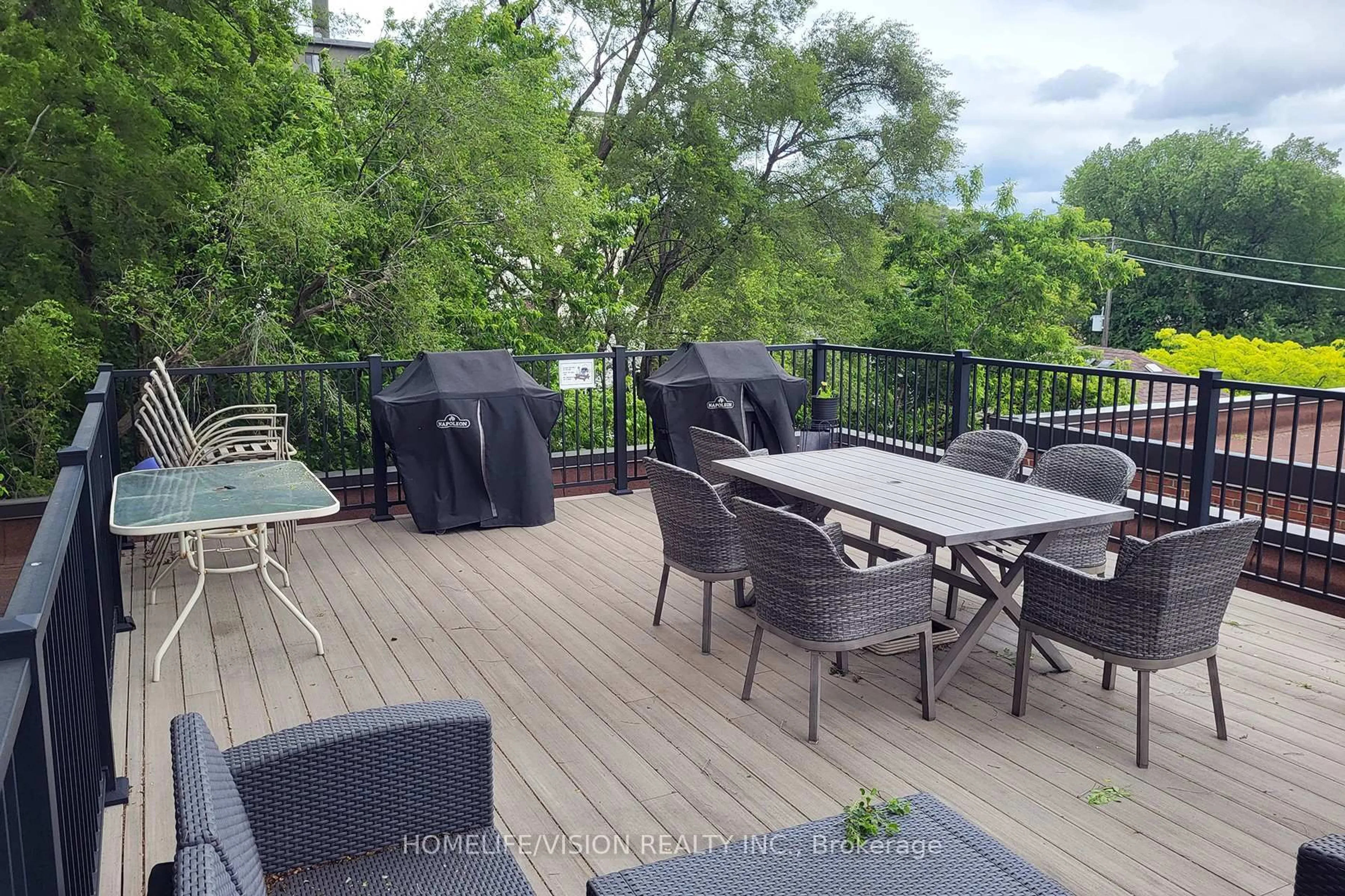 Patio, water/lake/river/ocean view for 1840 Bathurst St #Unit # B1, Toronto Ontario M5P 3K7