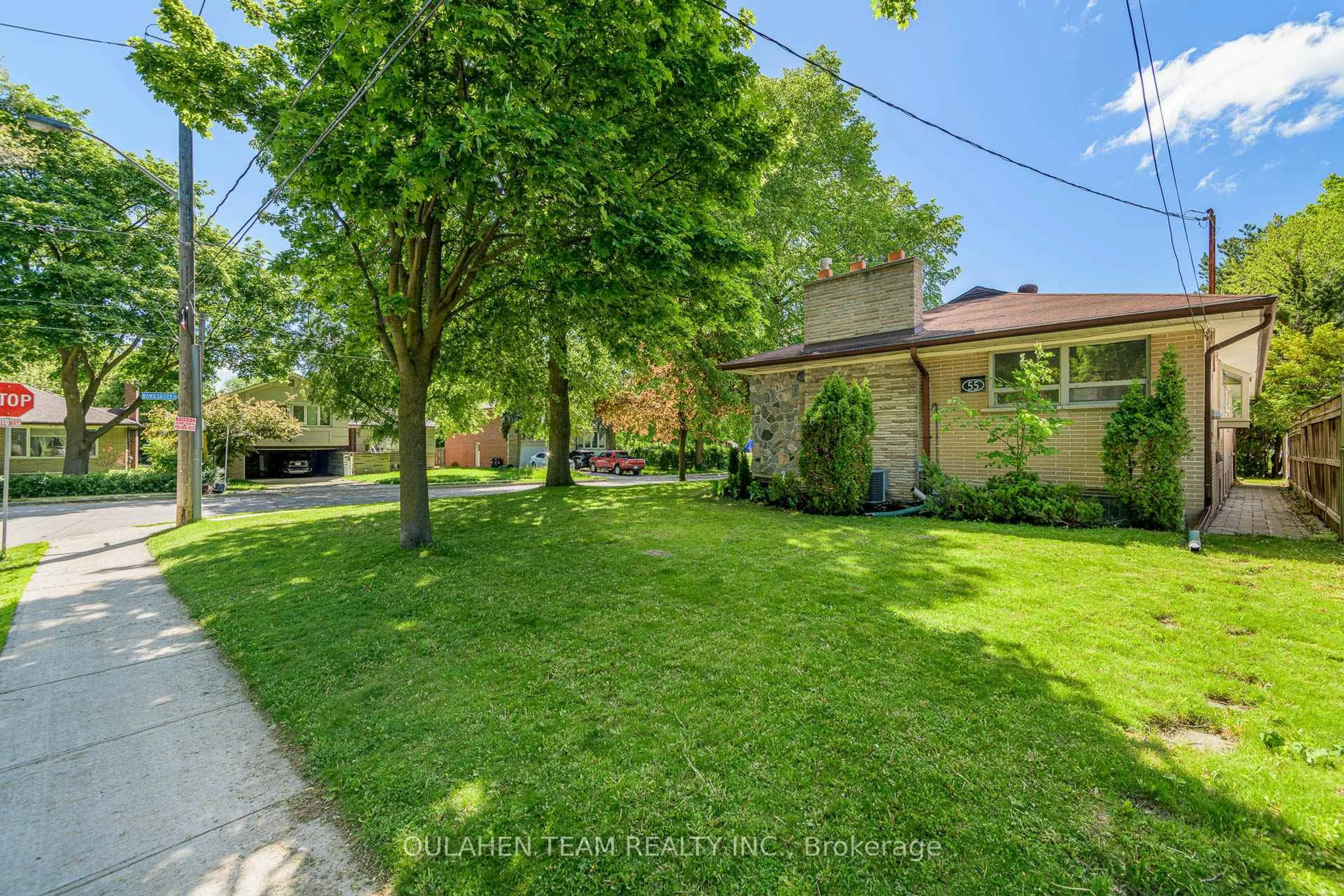 A pic from outside/outdoor area/front of a property/back of a property/a pic from drone, street for 55 Foxwarren Dr, Toronto Ontario M2K 1L1