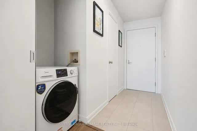 111 Elizabeth St #905, Toronto 4