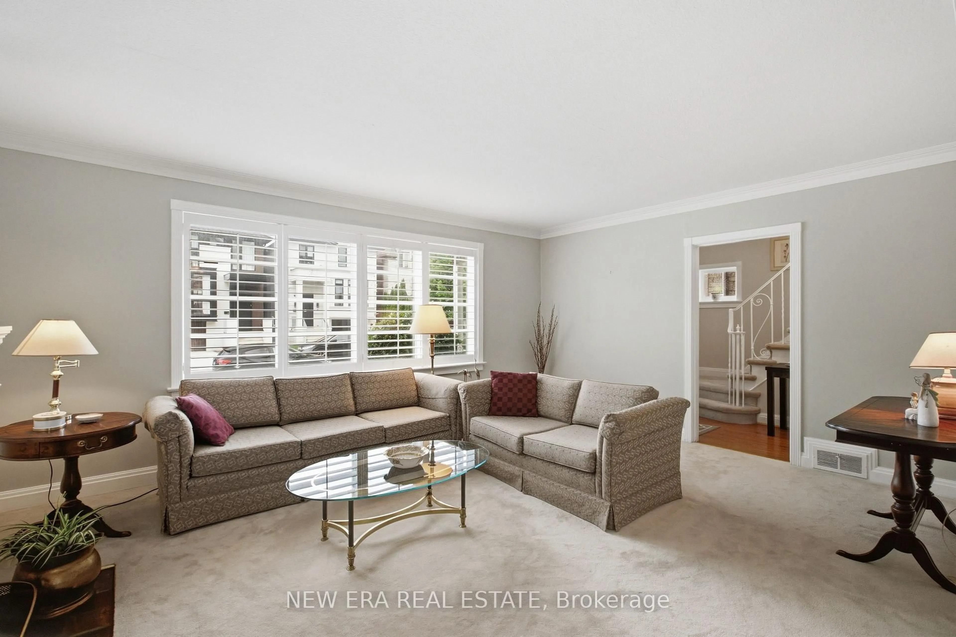Living room with furniture, unknown for 654 Bedford Park Ave, Toronto Ontario M5M 1K3