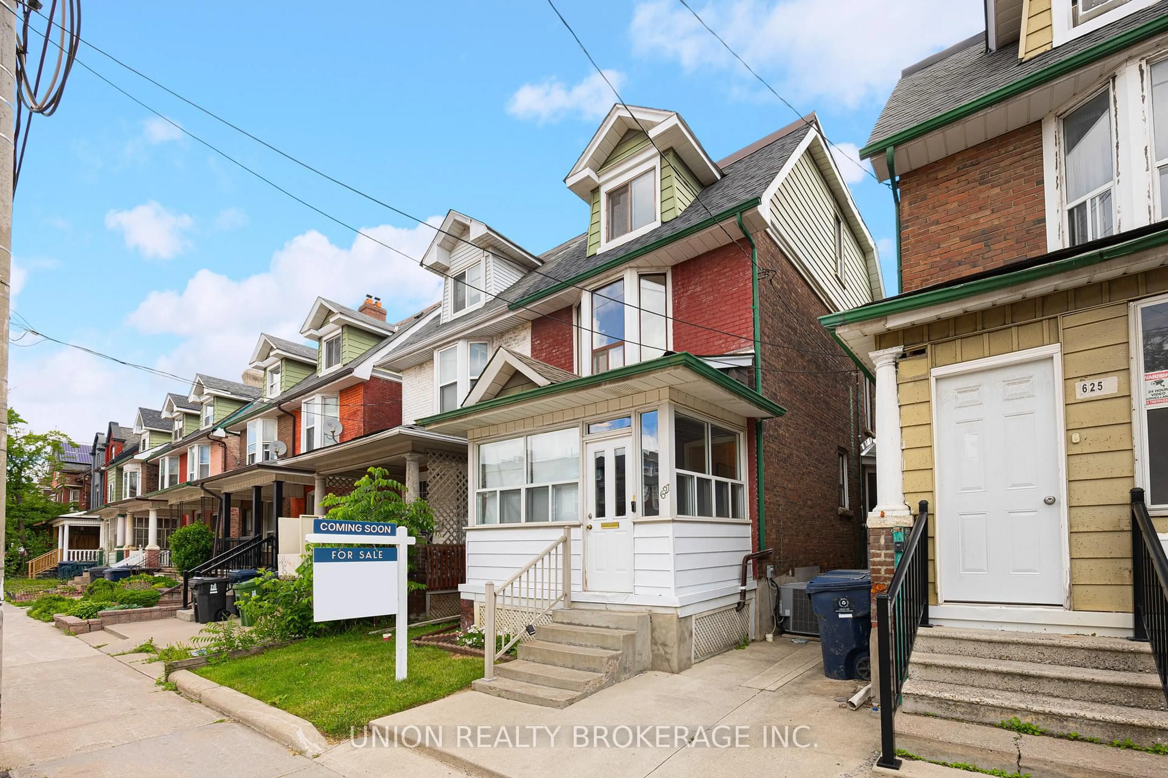 Home with brick exterior material, street for 627 Bathurst St, Toronto Ontario M5S 2R2
