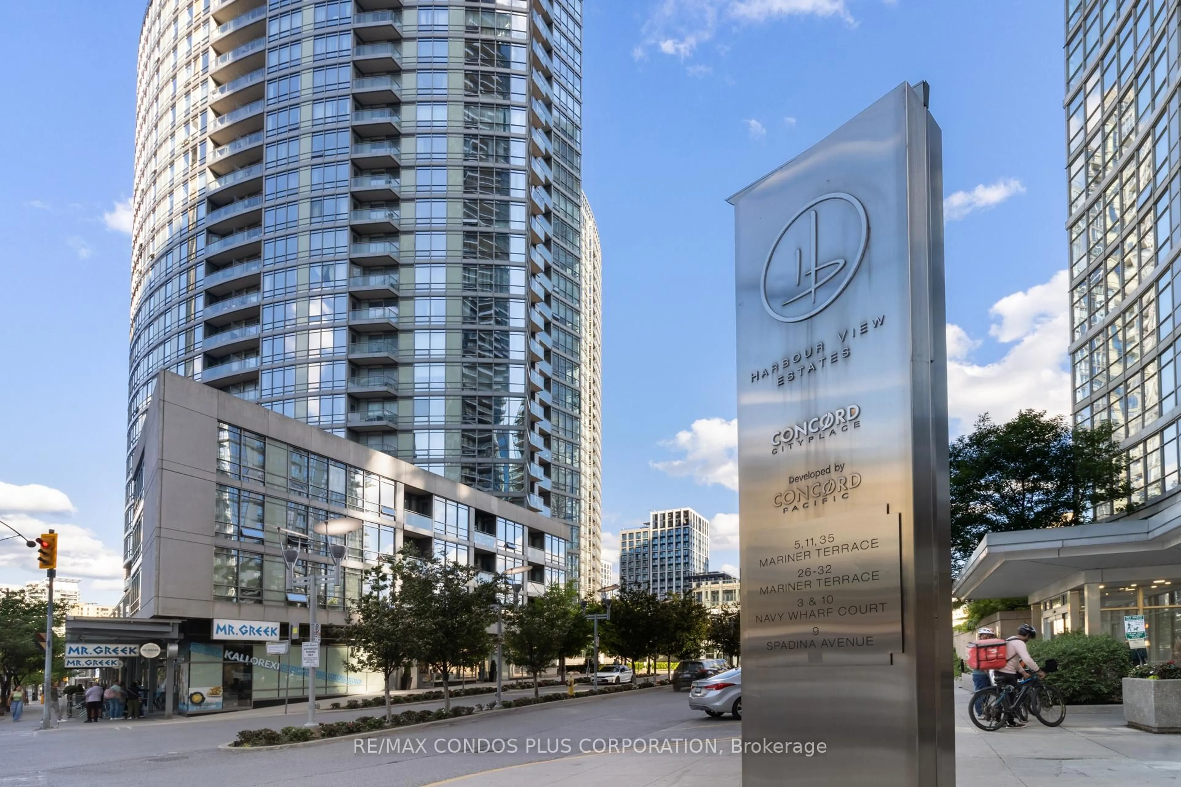 Indoor foyer for 3 Navy Wharf Crt #2205, Toronto Ontario M5V 3V1