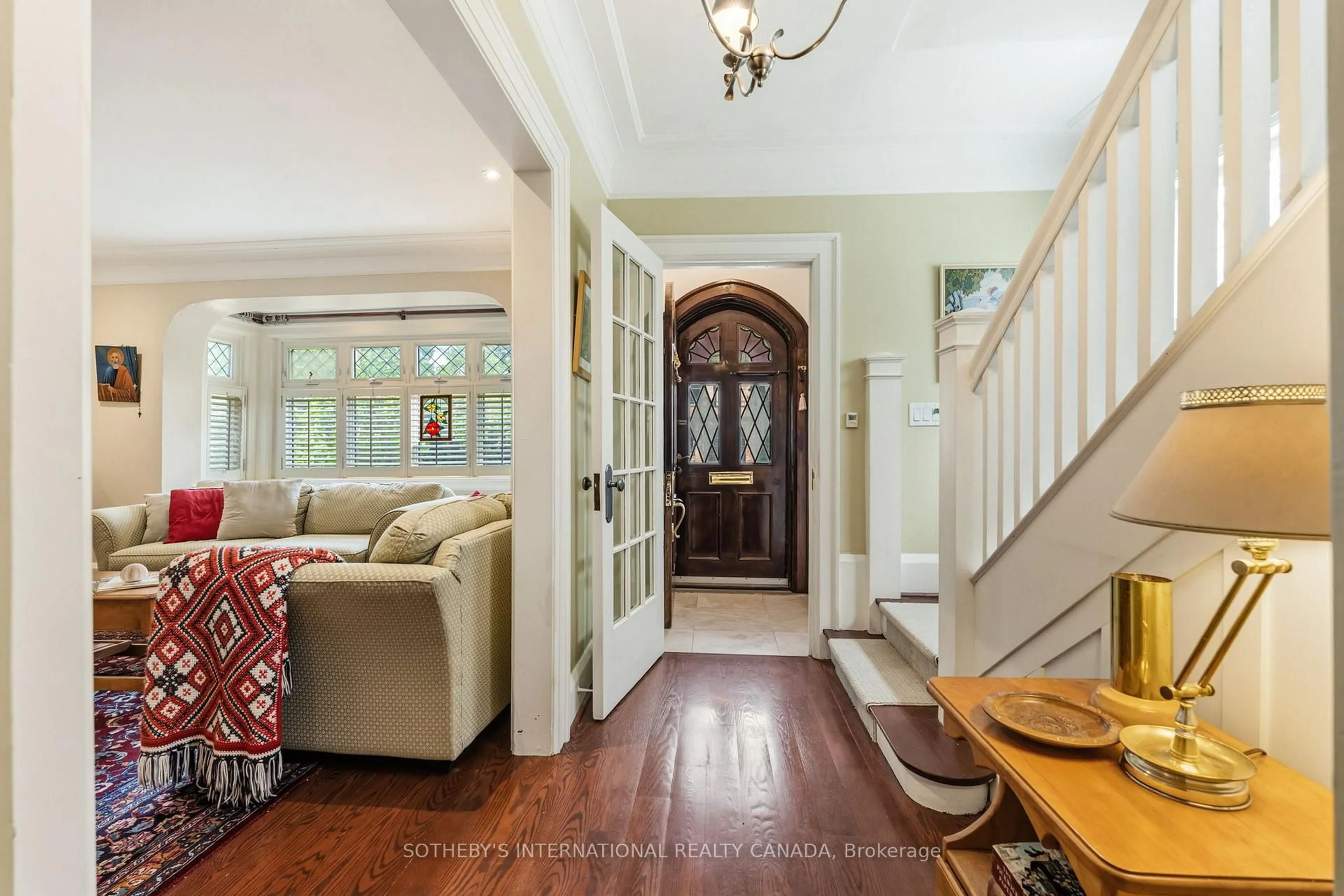 Indoor entryway for 66 Inglewood Dr, Toronto Ontario M4T 1H3