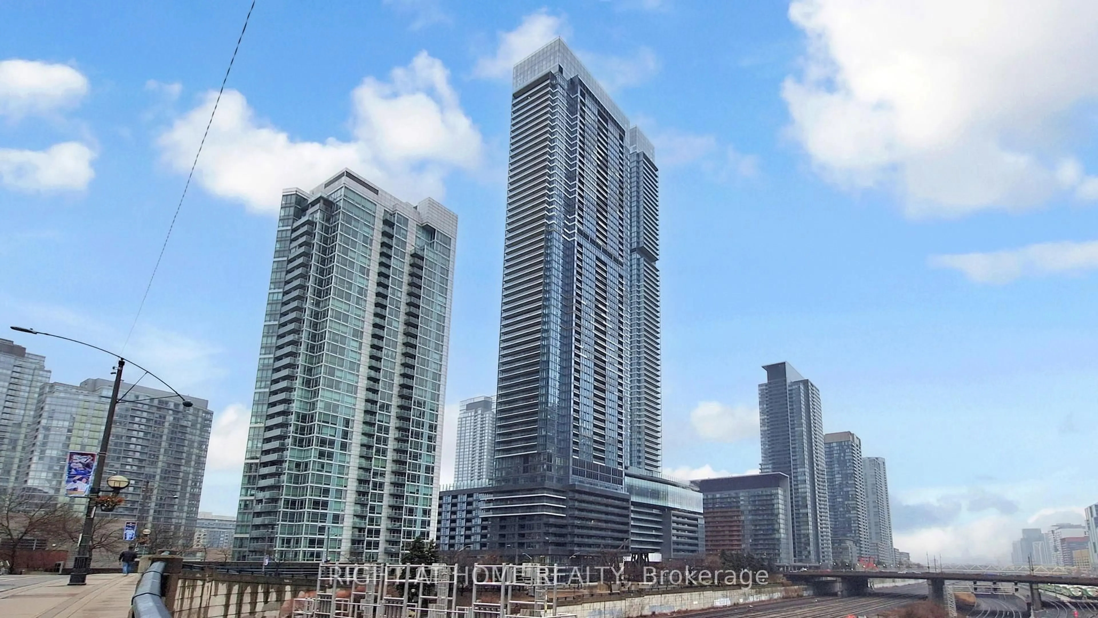 Unknown for 3 Concord City Place Way #7706, Toronto Ontario M5V 0X4