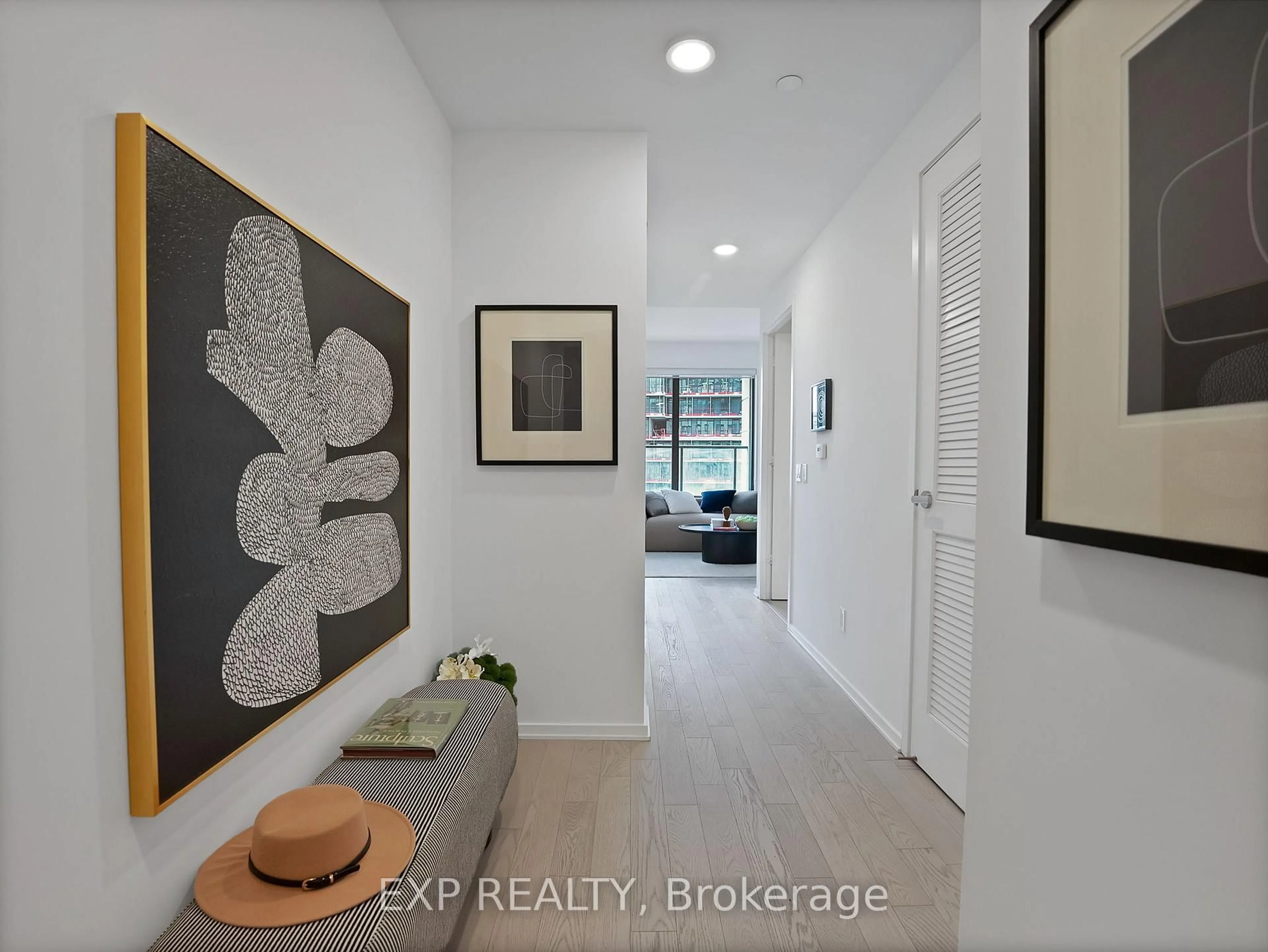 Indoor entryway for 12 Bonnycastle St #625, Toronto Ontario M5A 0C8