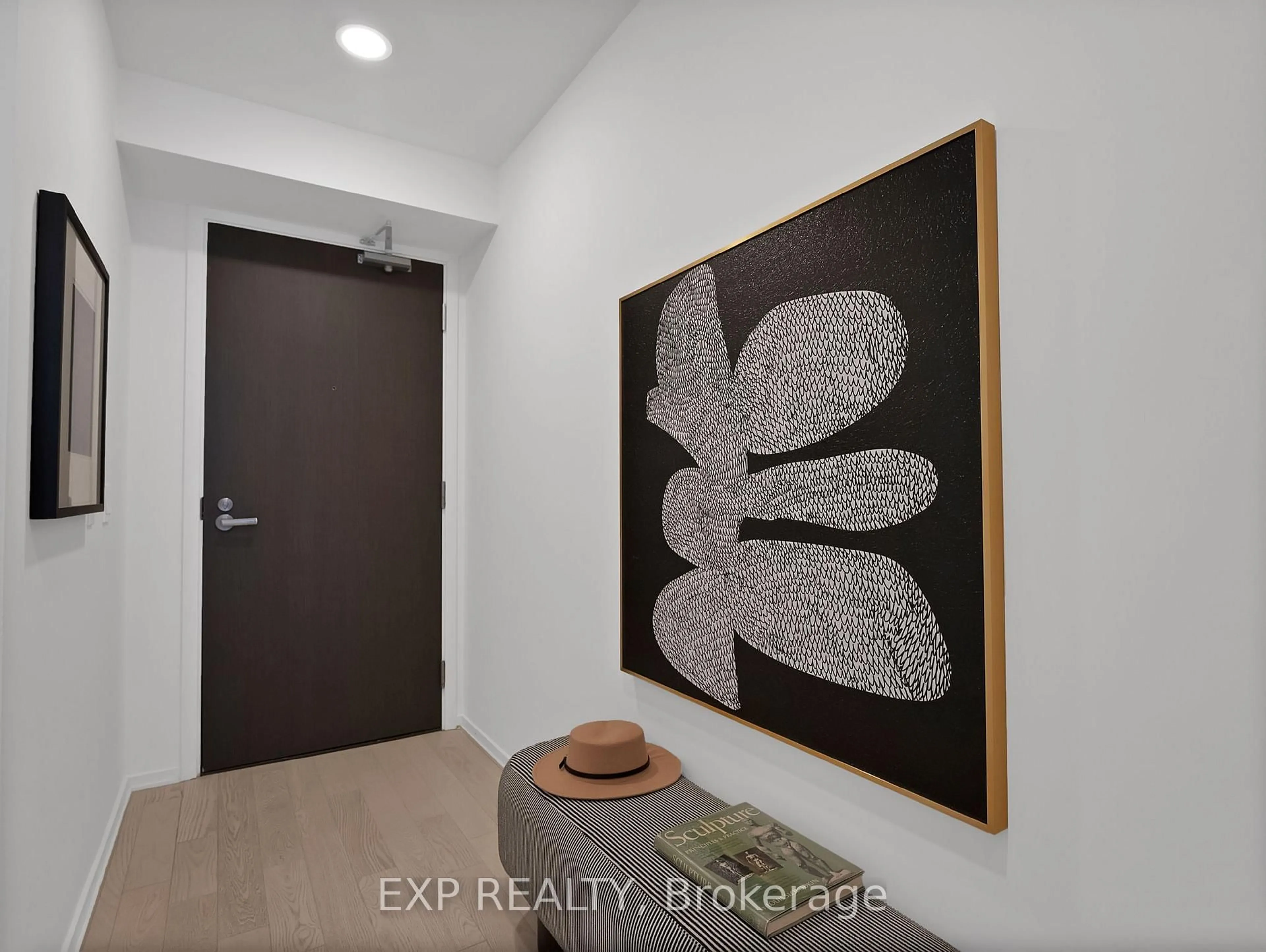 Indoor entryway for 12 Bonnycastle St #625, Toronto Ontario M5A 0C8