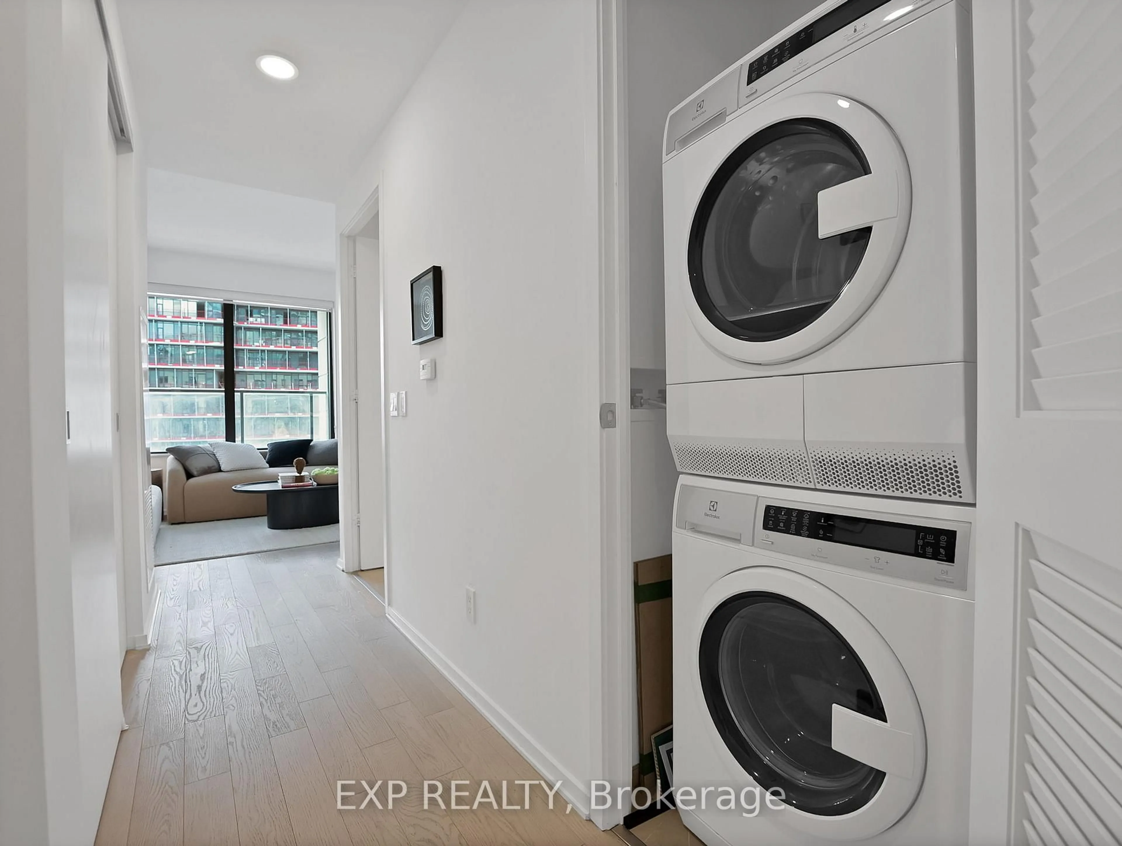 Laundry room for 12 Bonnycastle St #625, Toronto Ontario M5A 0C8