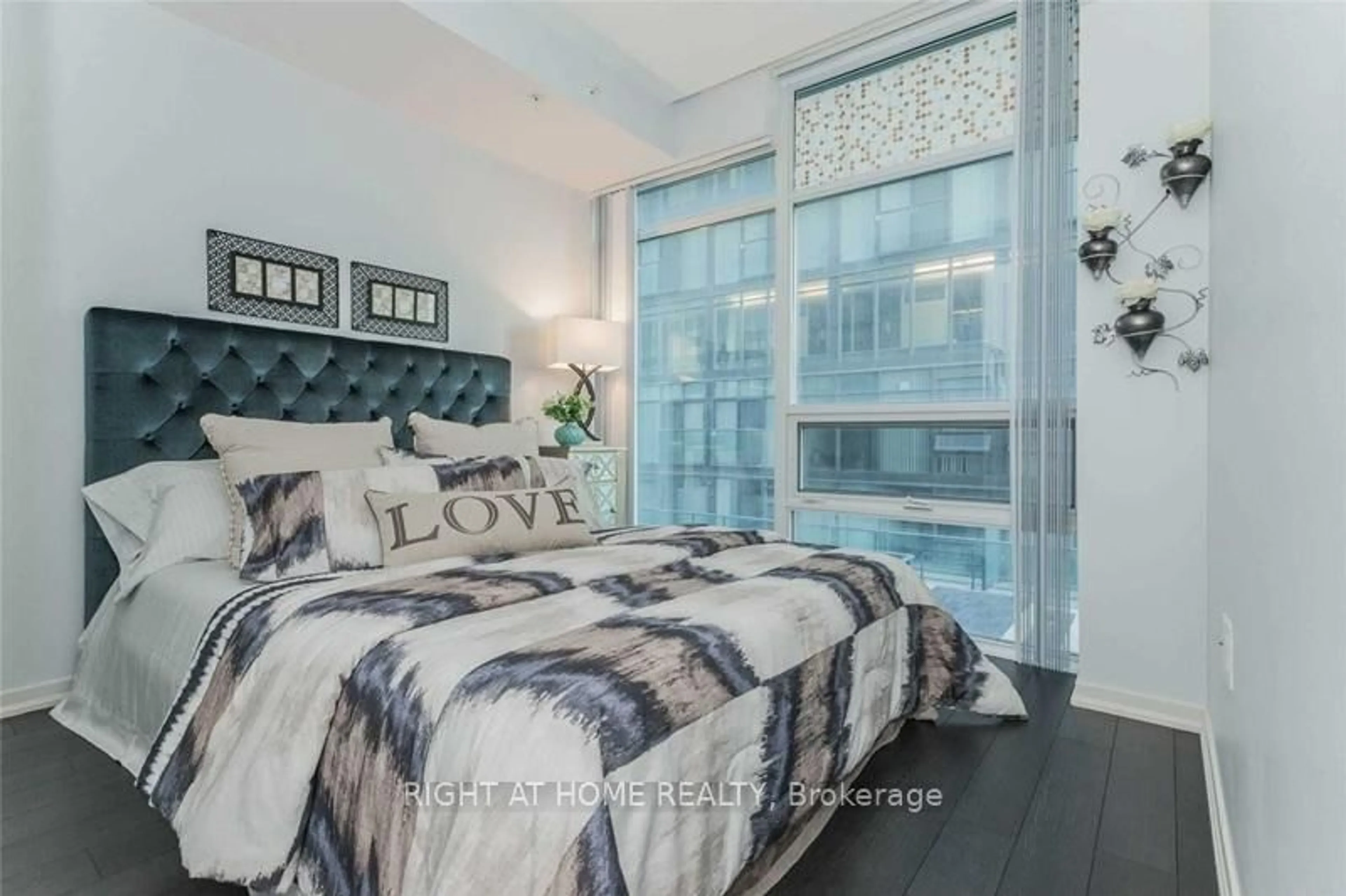 Bedroom with bed, unknown for 36 Lisgar St #812W, Toronto Ontario M6J 0C7