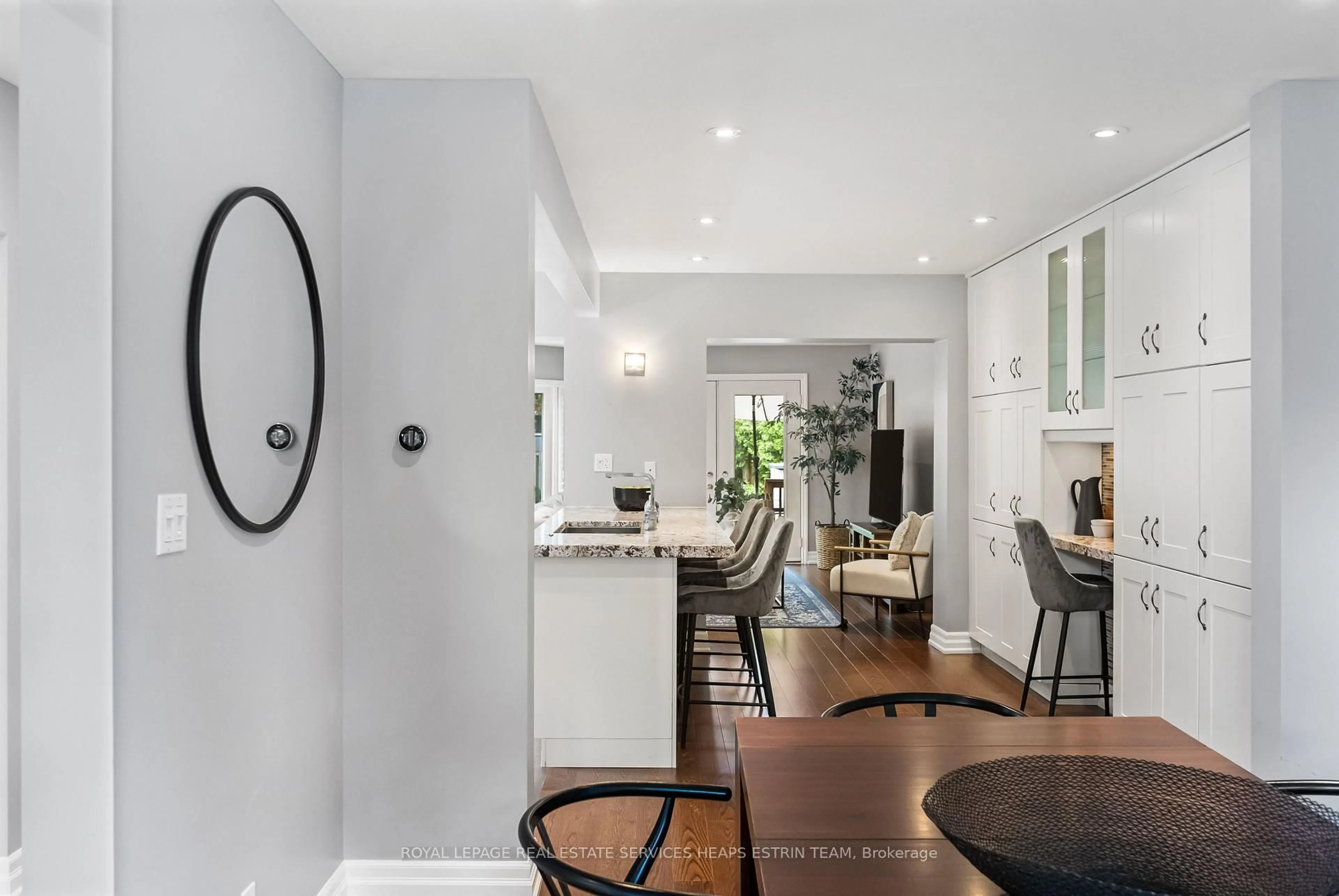Open concept kitchen, unknown for 502 Sutherland Dr, Toronto Ontario M4G 1K8