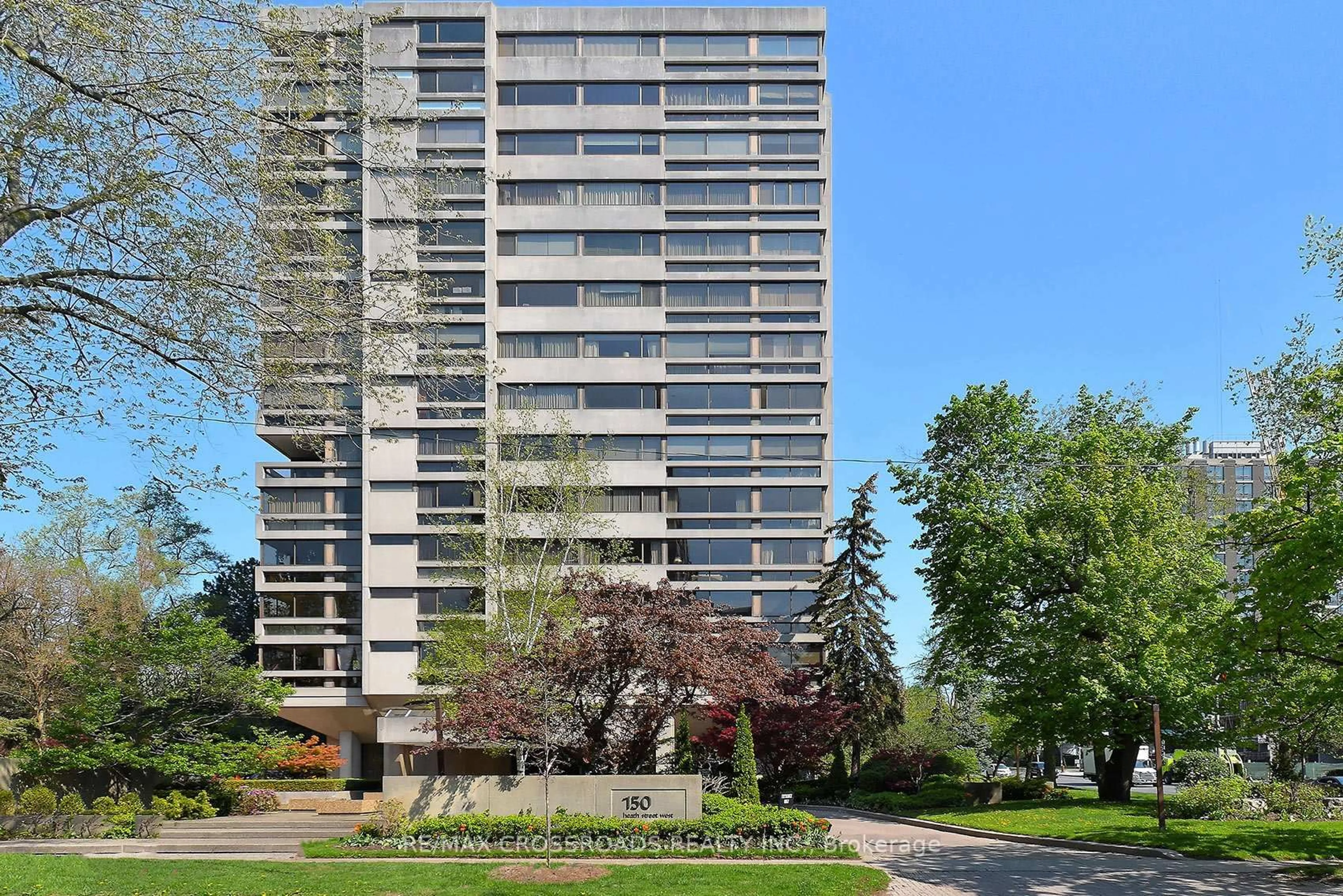 Patio, building for 150 Heath St W 1301-1302, Toronto Ontario M4V 2Y4