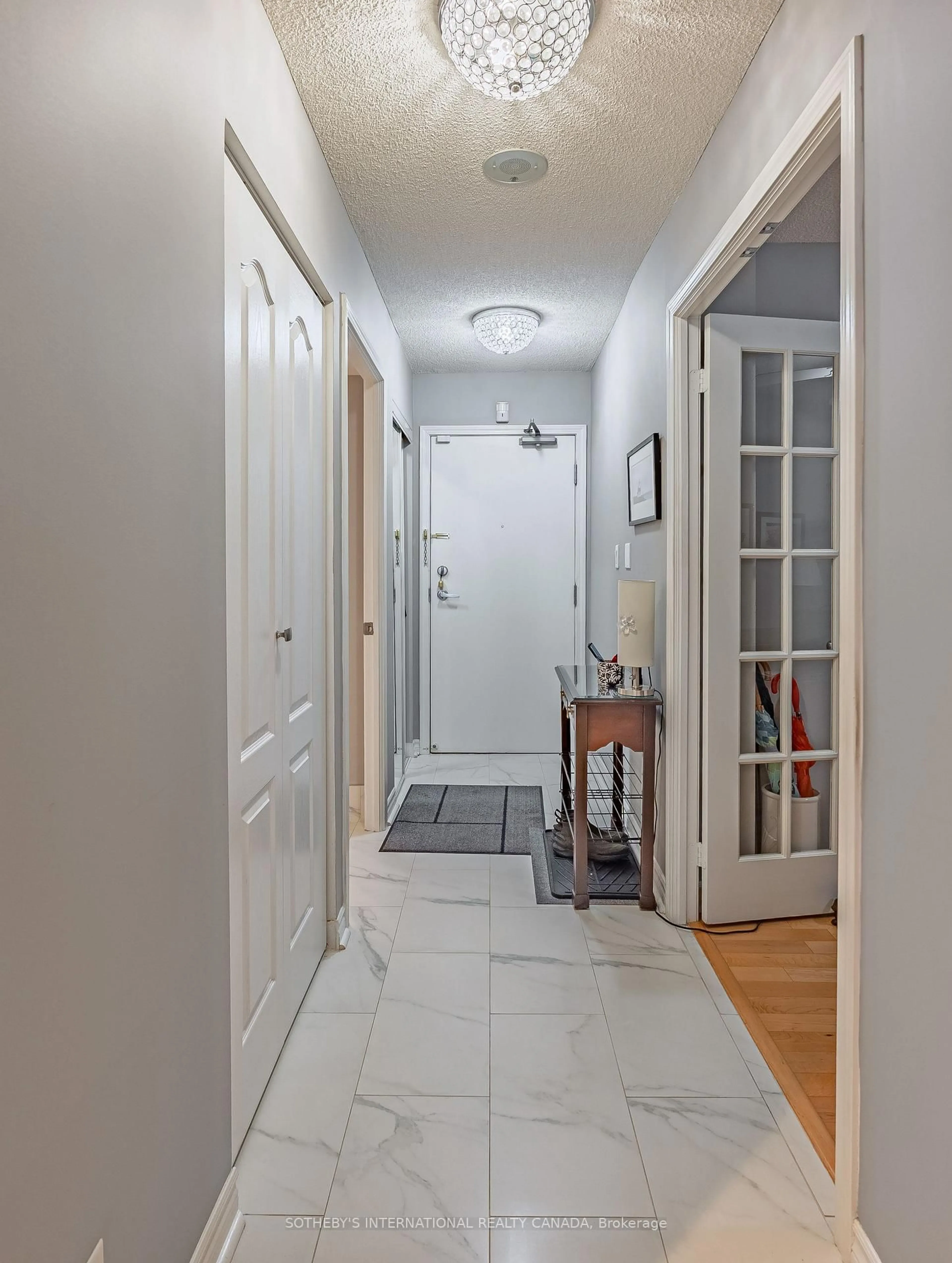 Indoor entryway for 1 Rean Dr #2108, Toronto Ontario M2K 3C1