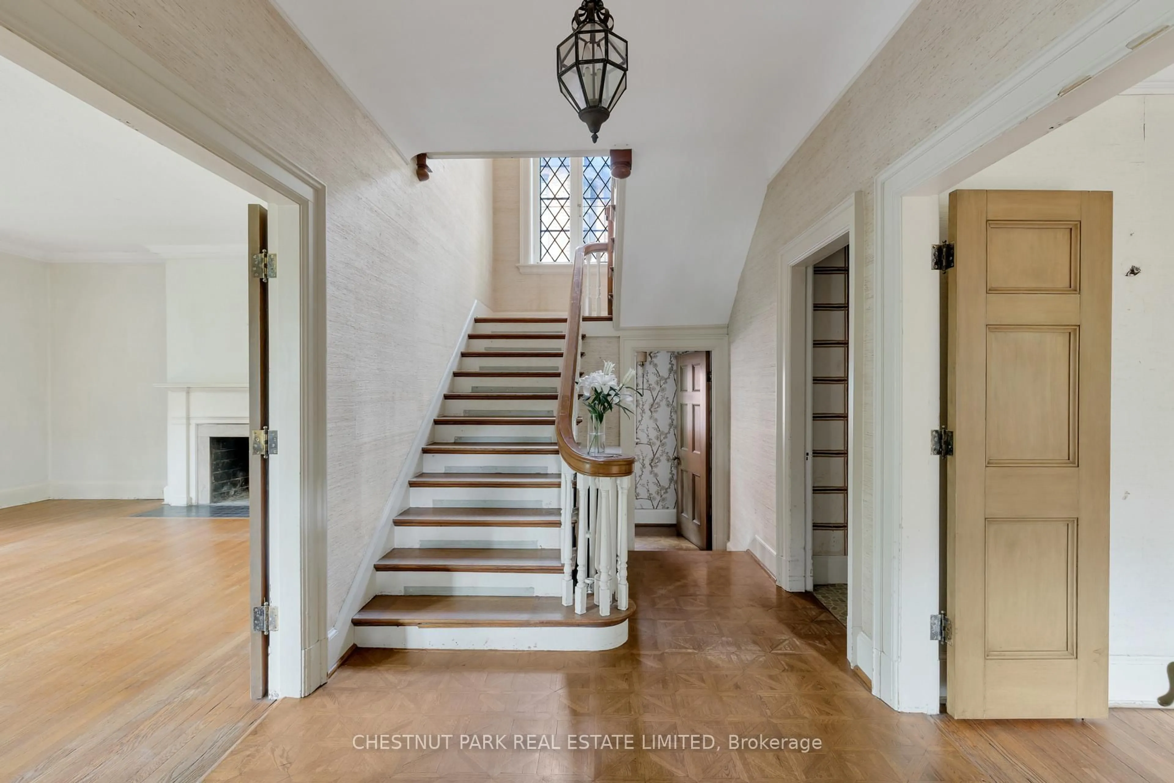 Unknown for 24 Castle Frank Cres, Toronto Ontario M4W 3A3