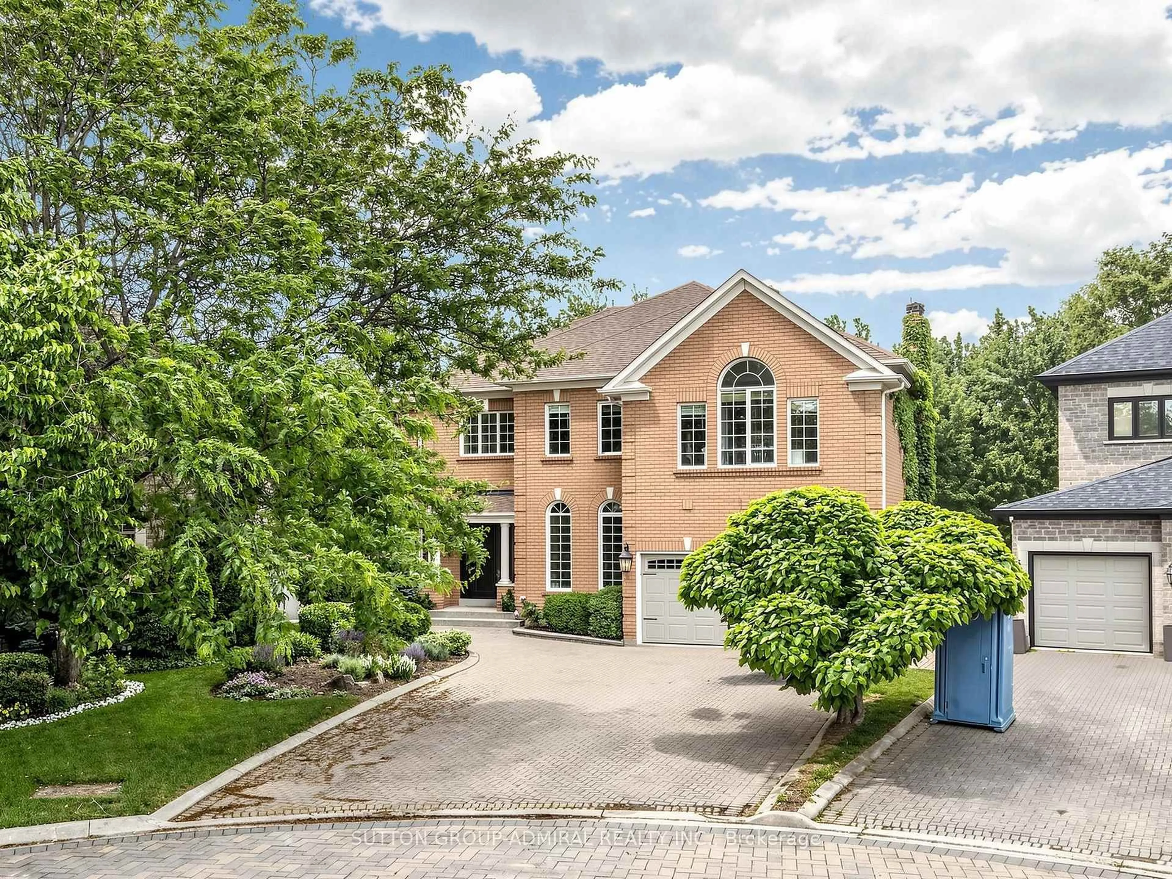 A pic from outside/outdoor area/front of a property/back of a property/a pic from drone, street for 19 Tillingham Keep, Toronto Ontario M3H 6A1