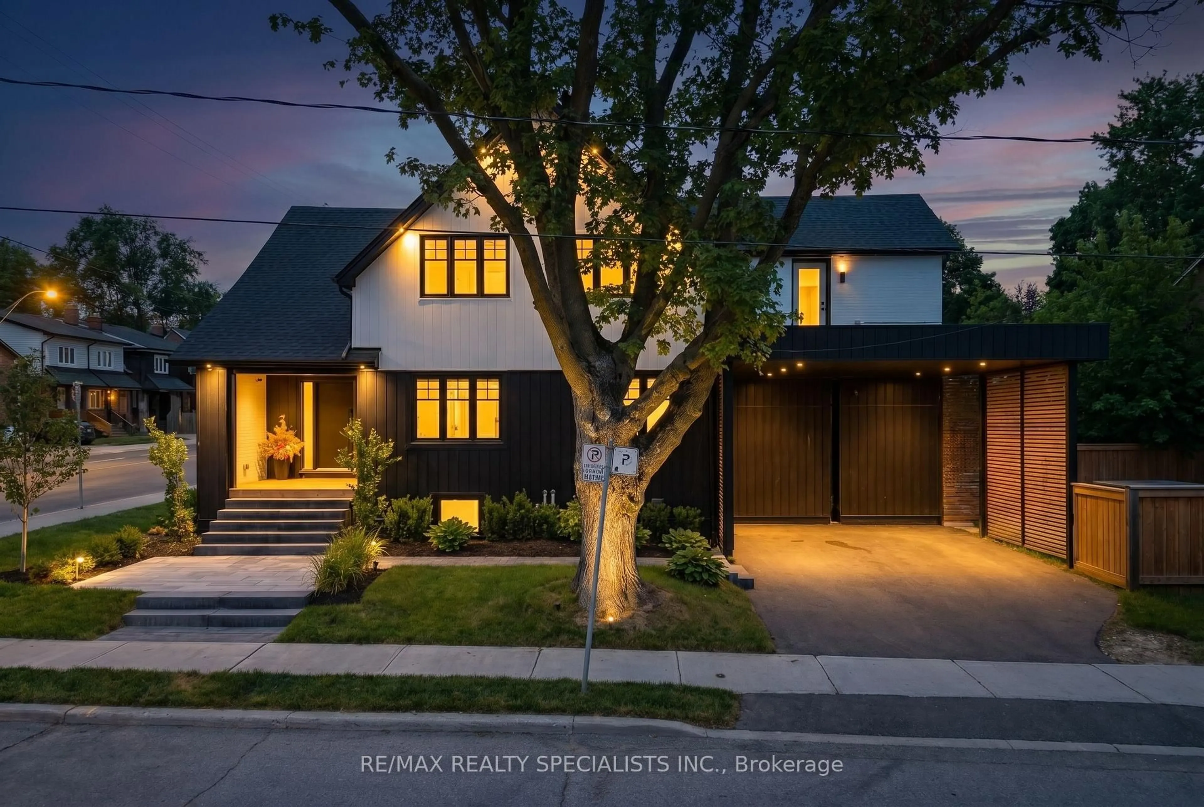 Home with brick exterior material, street for 997 Mount Pleasant Rd, Toronto Ontario M4P 2L9