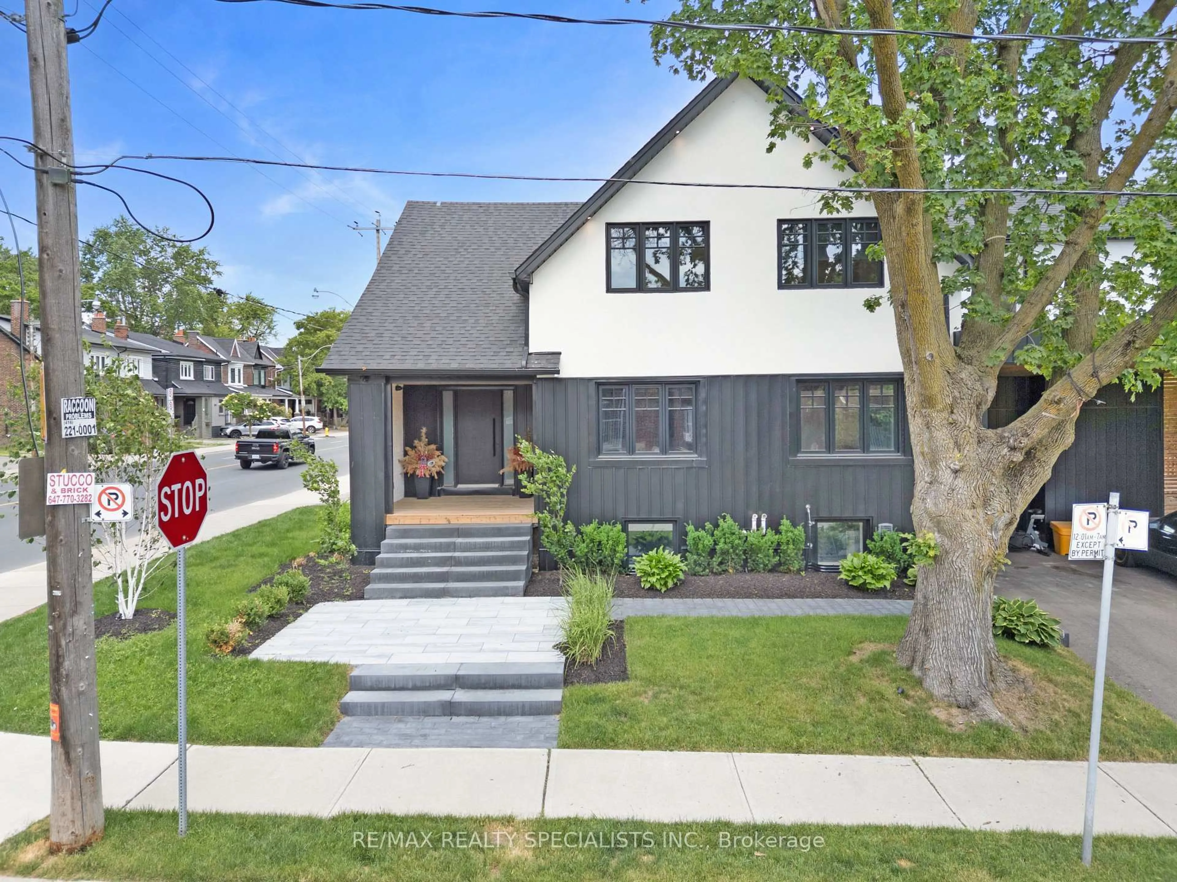 Home with brick exterior material, street for 997 Mount Pleasant Rd, Toronto Ontario M4P 2L9