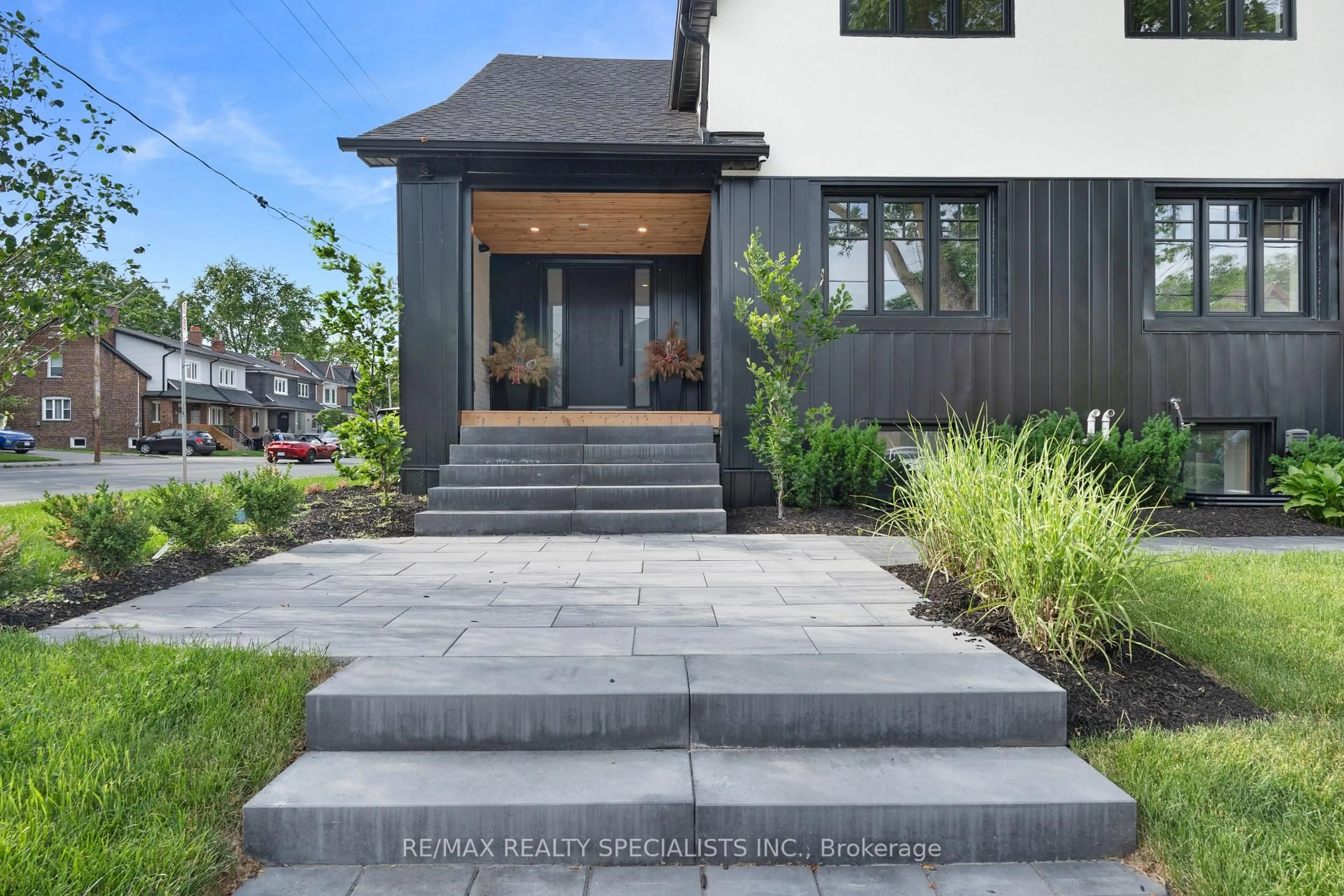 Unknown for 997 Mount Pleasant Rd, Toronto Ontario M4P 2L9