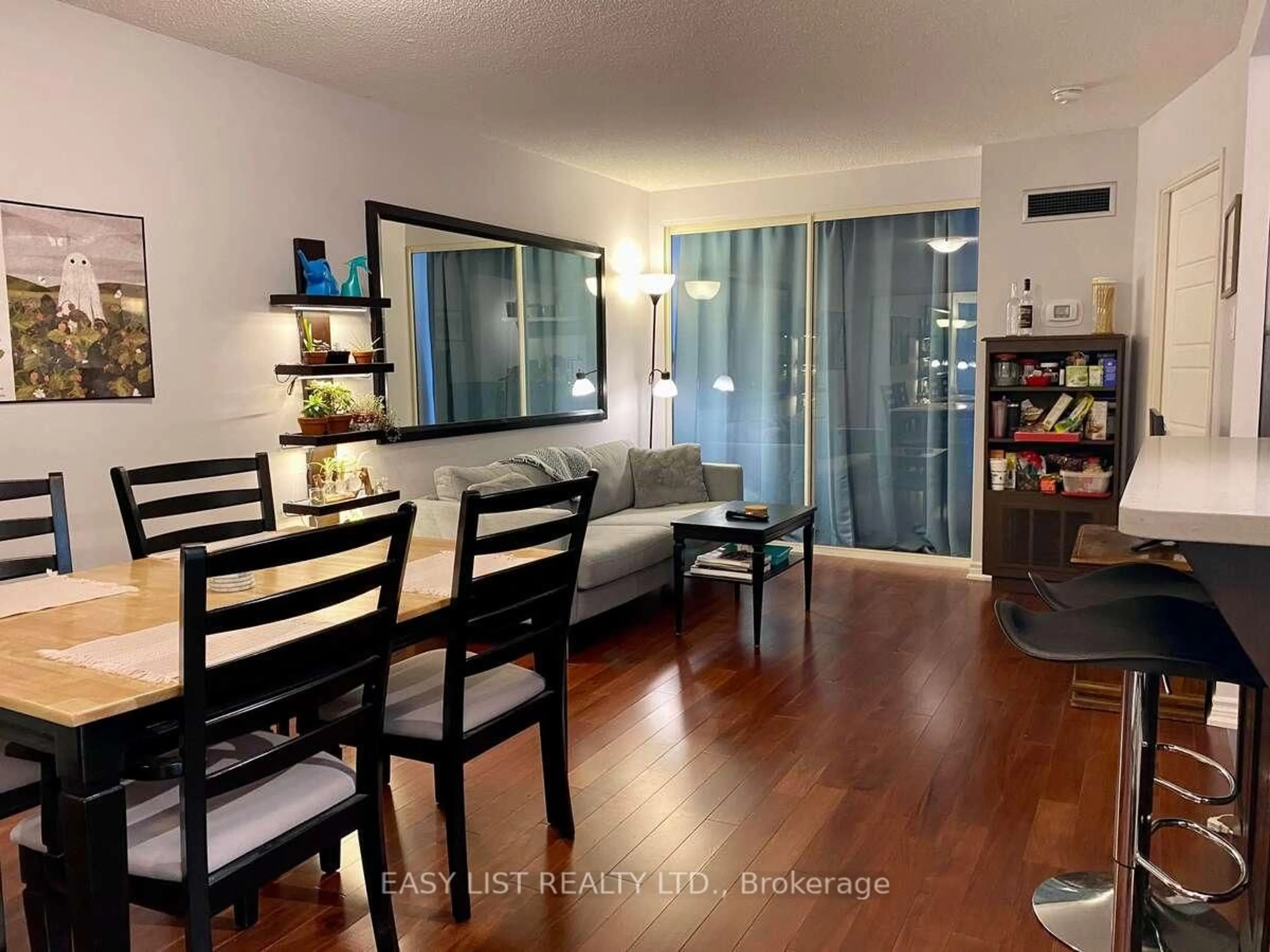 Unknown for 1055 Bay St #1916, Toronto Ontario M5S 3A3