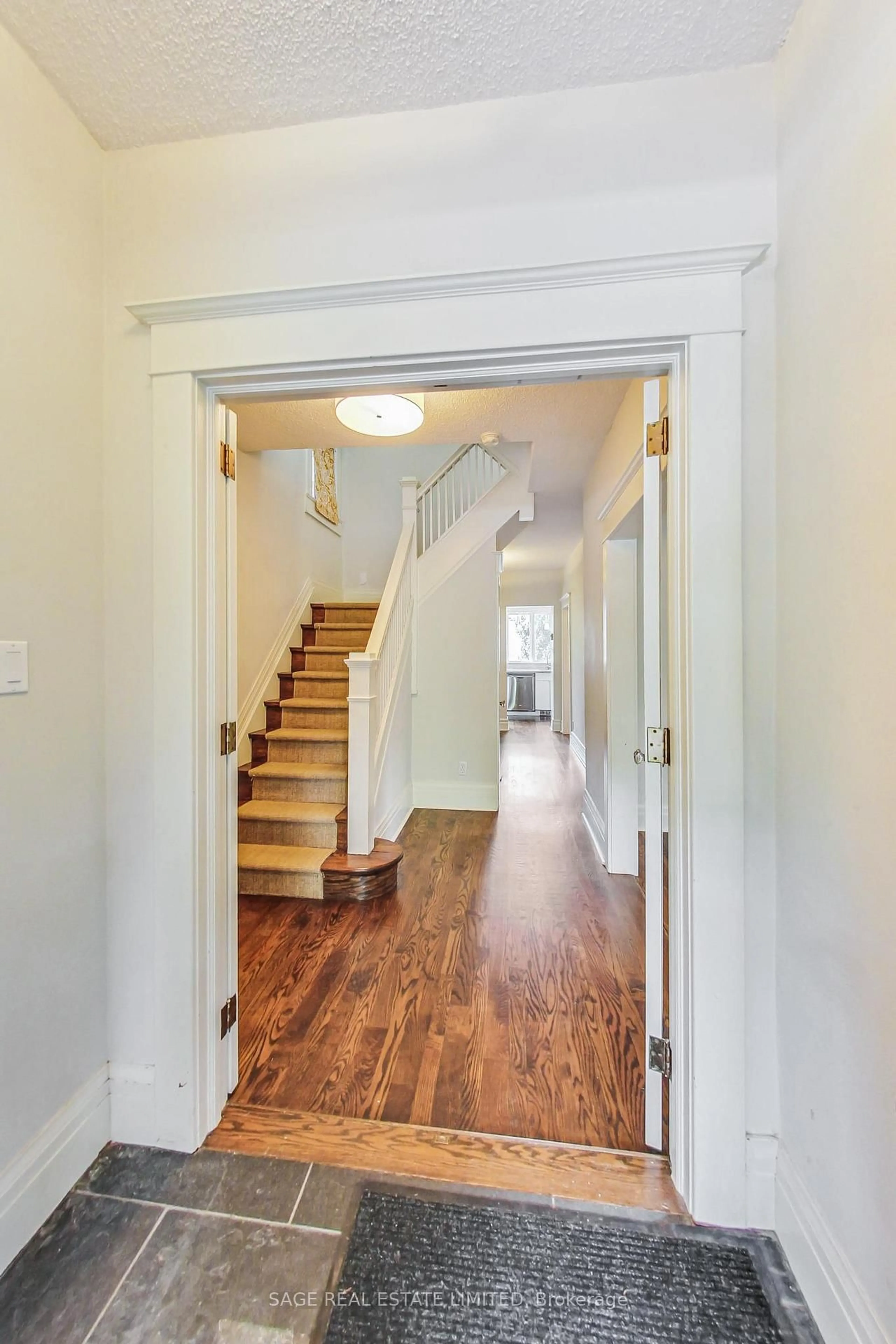 Indoor foyer for 46 Alberta Ave, Toronto Ontario M6H 2R6