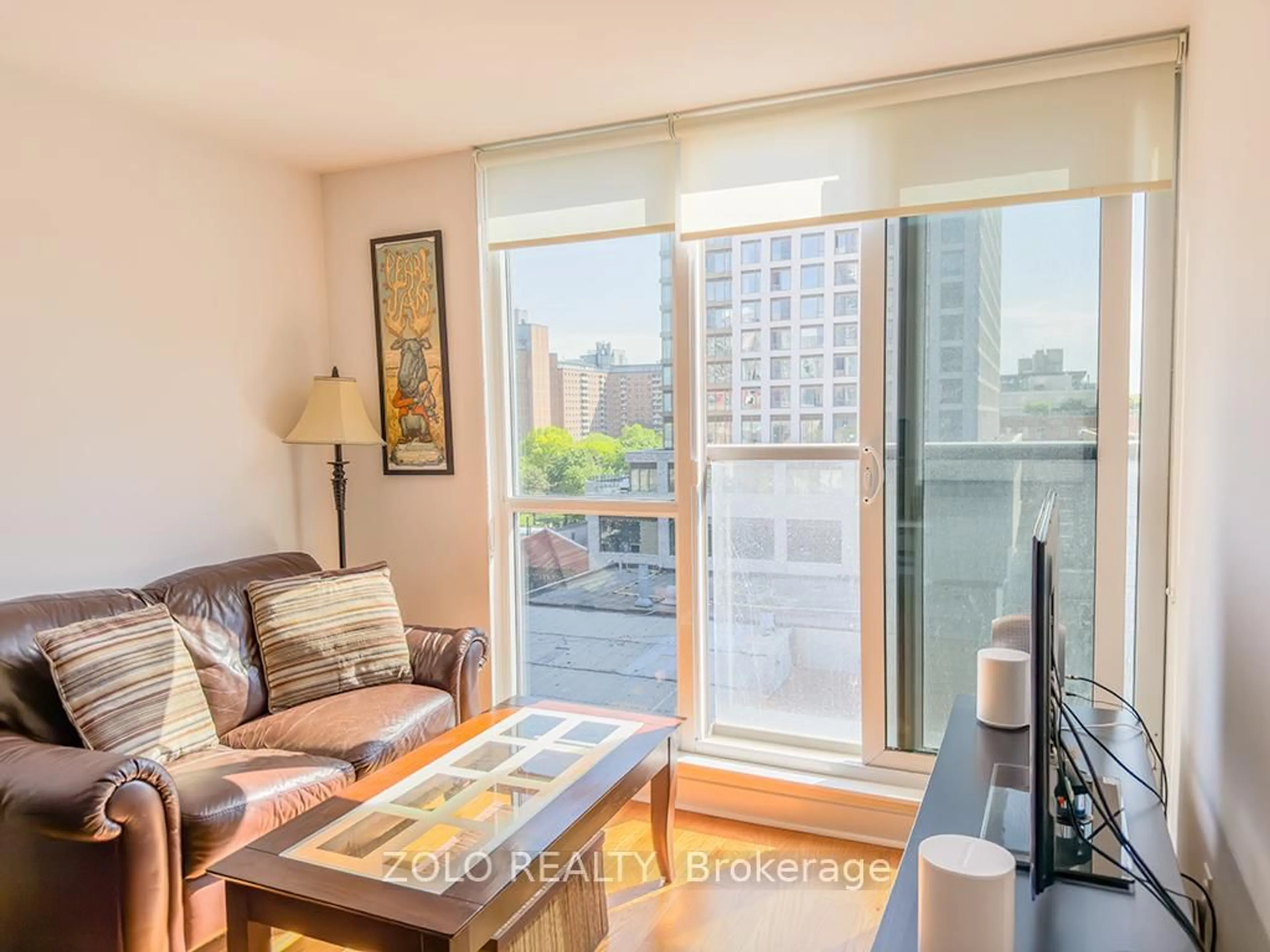 Living room with furniture, unknown for 320 Richmond St #817, Toronto Ontario M5A 1P9