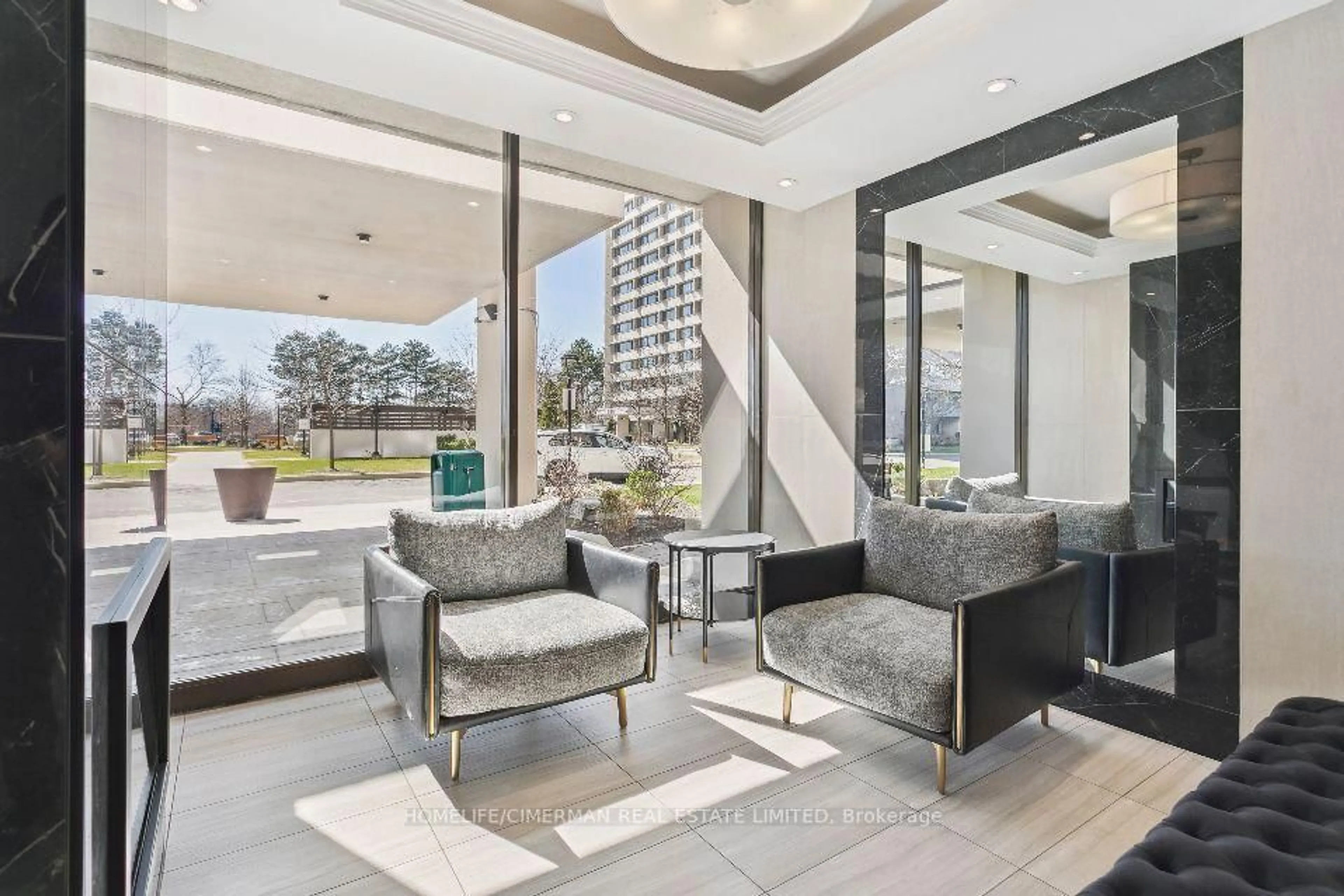 Lobby for 725 Don Mills Rd #305, Toronto Ontario M3C 1S6