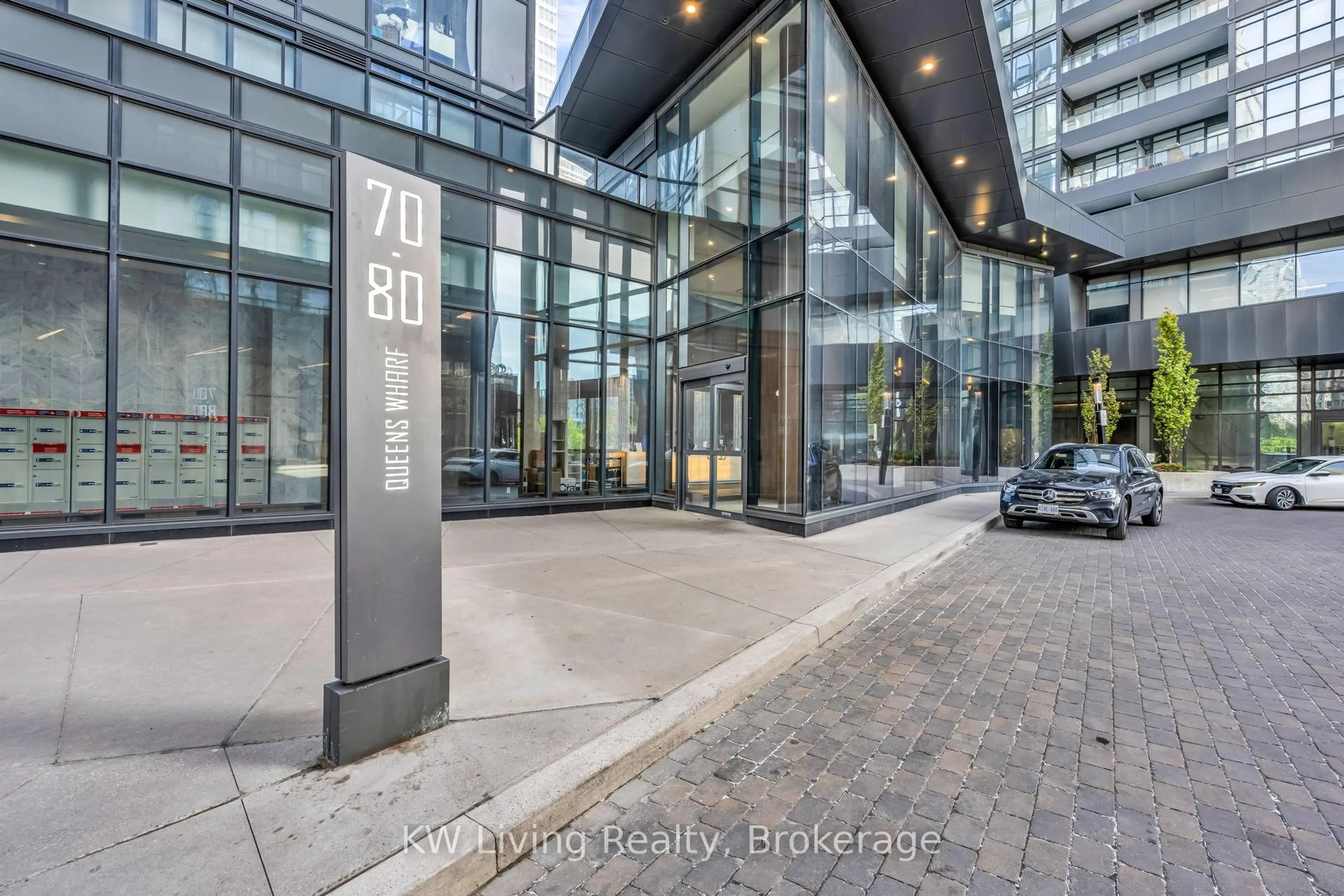 Indoor foyer for 70 Queens Wharf Rd #1601, Toronto Ontario M5V 0J2