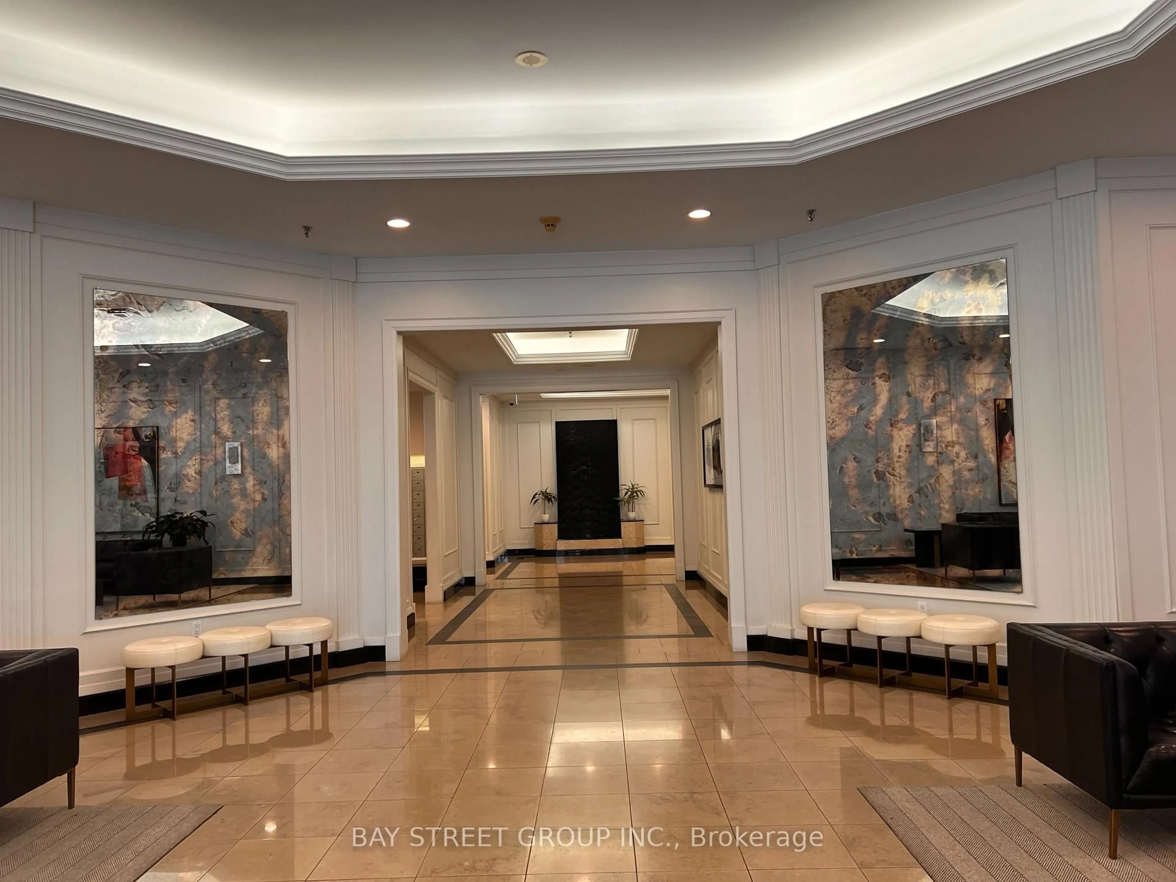 Lobby for 8 Hillcrest Ave #1712, Toronto Ontario M2N 6Y6