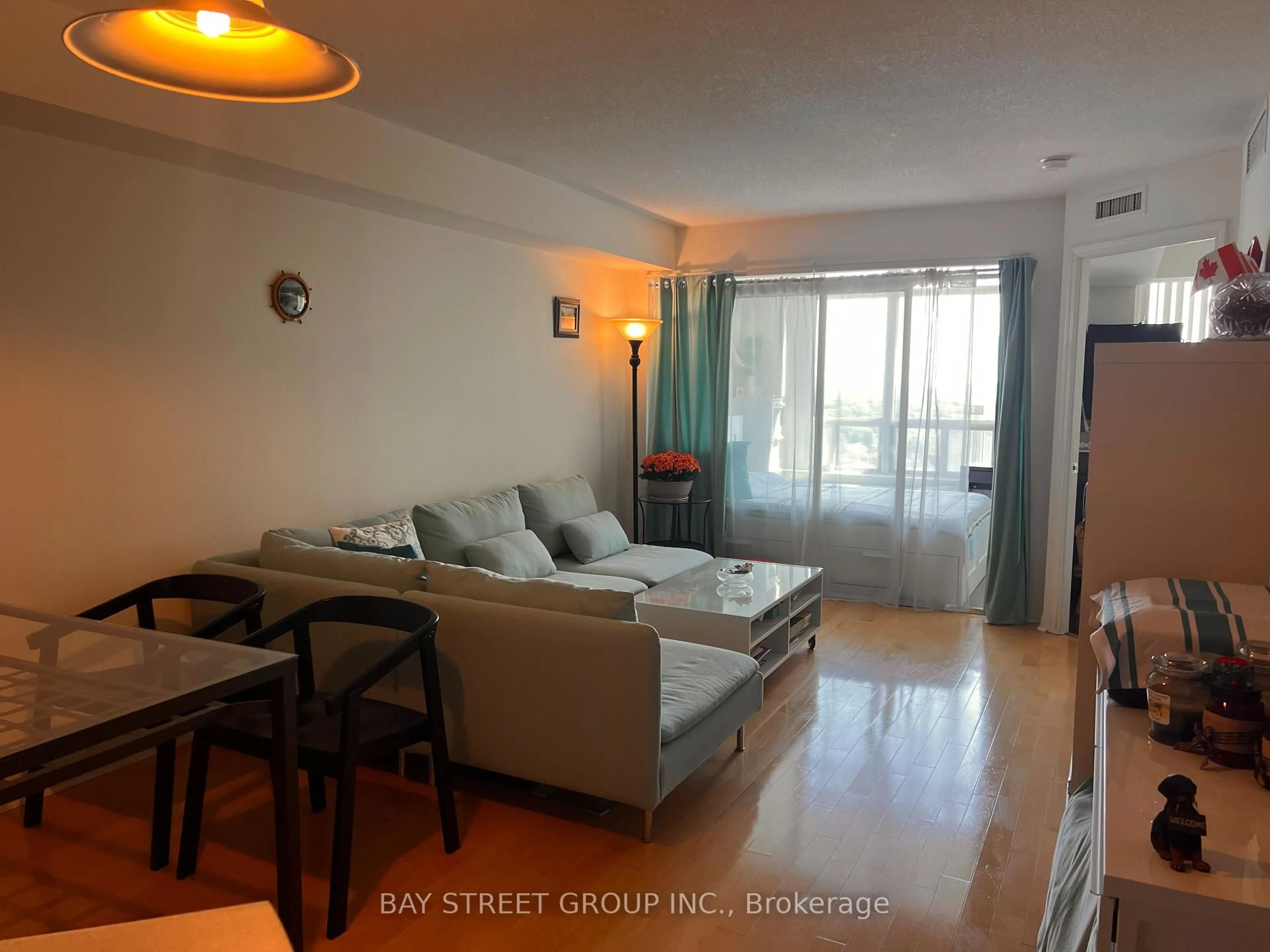 Living room with furniture, unknown for 8 Hillcrest Ave #1712, Toronto Ontario M2N 6Y6