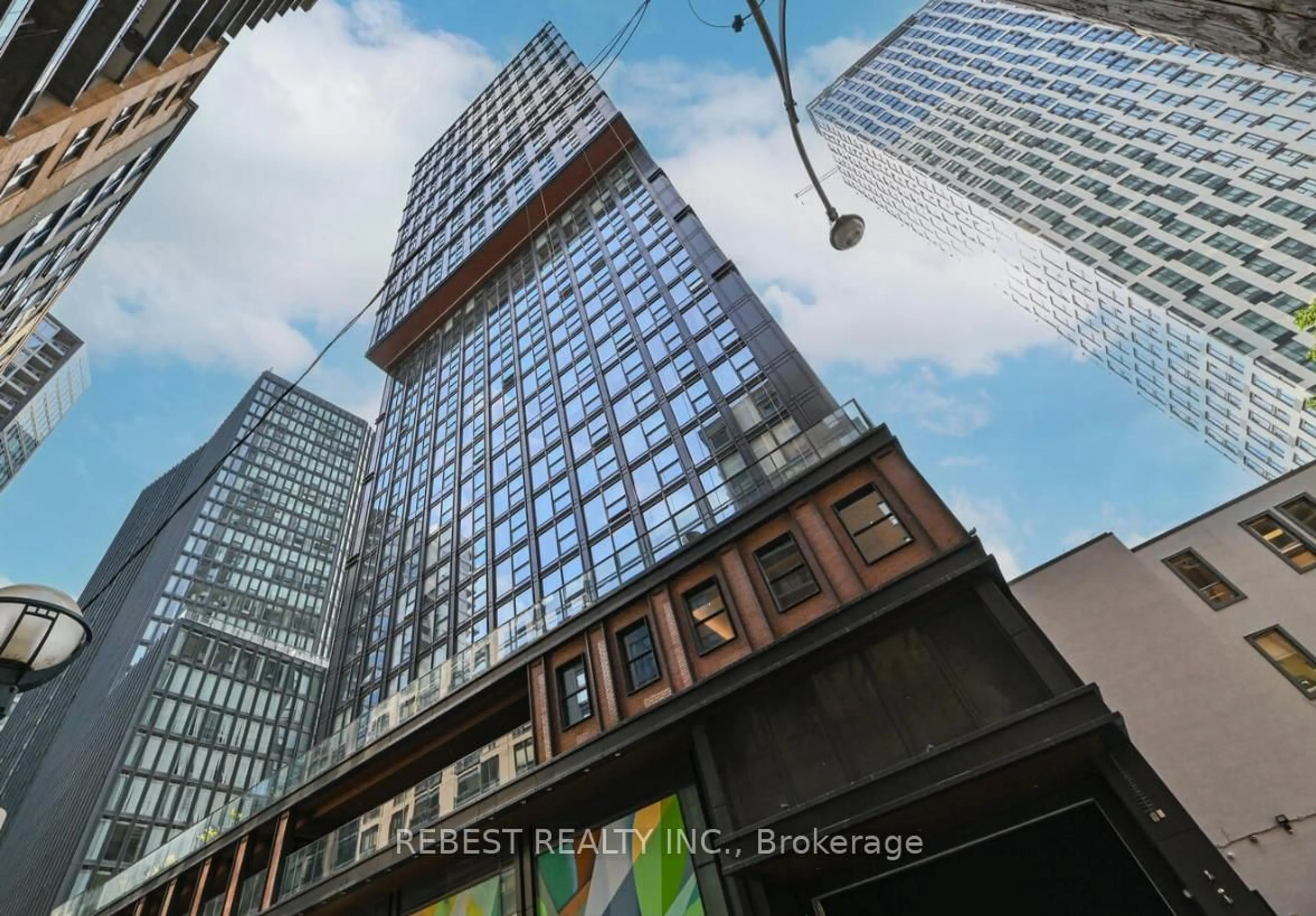 Blurry image for 82 Dalhousie St #1903, Toronto Ontario M5B 0C5