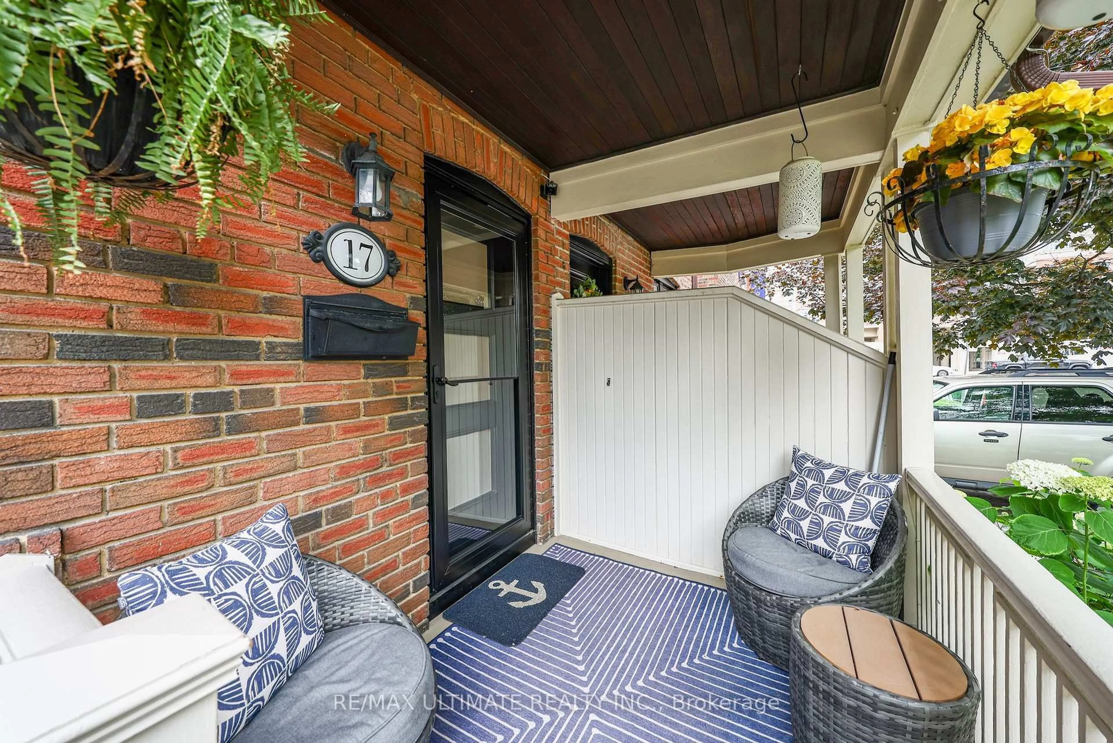 Patio, street for 17 Elvina Gdns, Toronto Ontario M4P 1X7