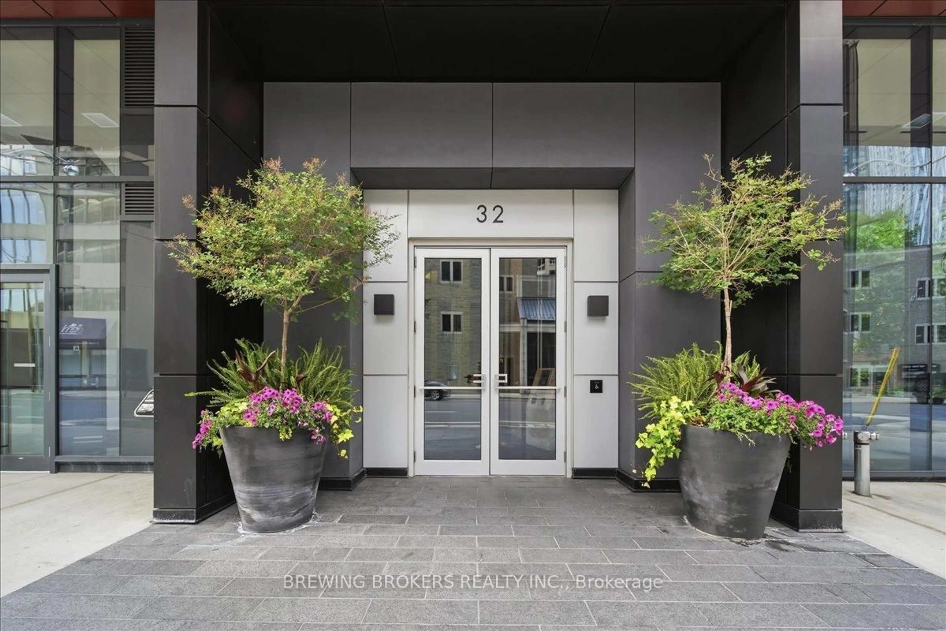 Unknown for 32 Davenport Rd #416, Toronto Ontario M5R 0B5