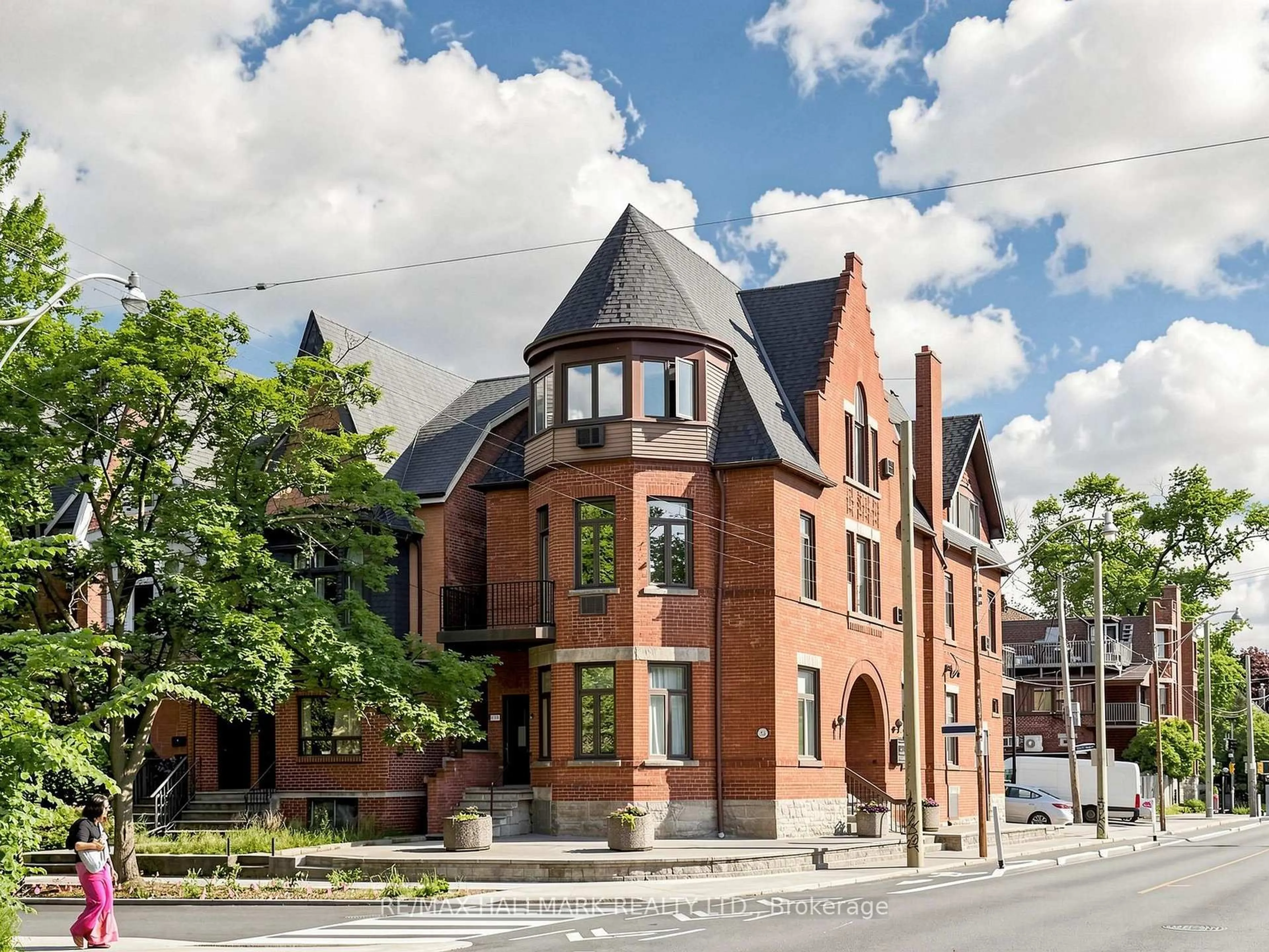 Home with brick exterior material, building for 458 Markham St, Toronto Ontario M6G 2L2