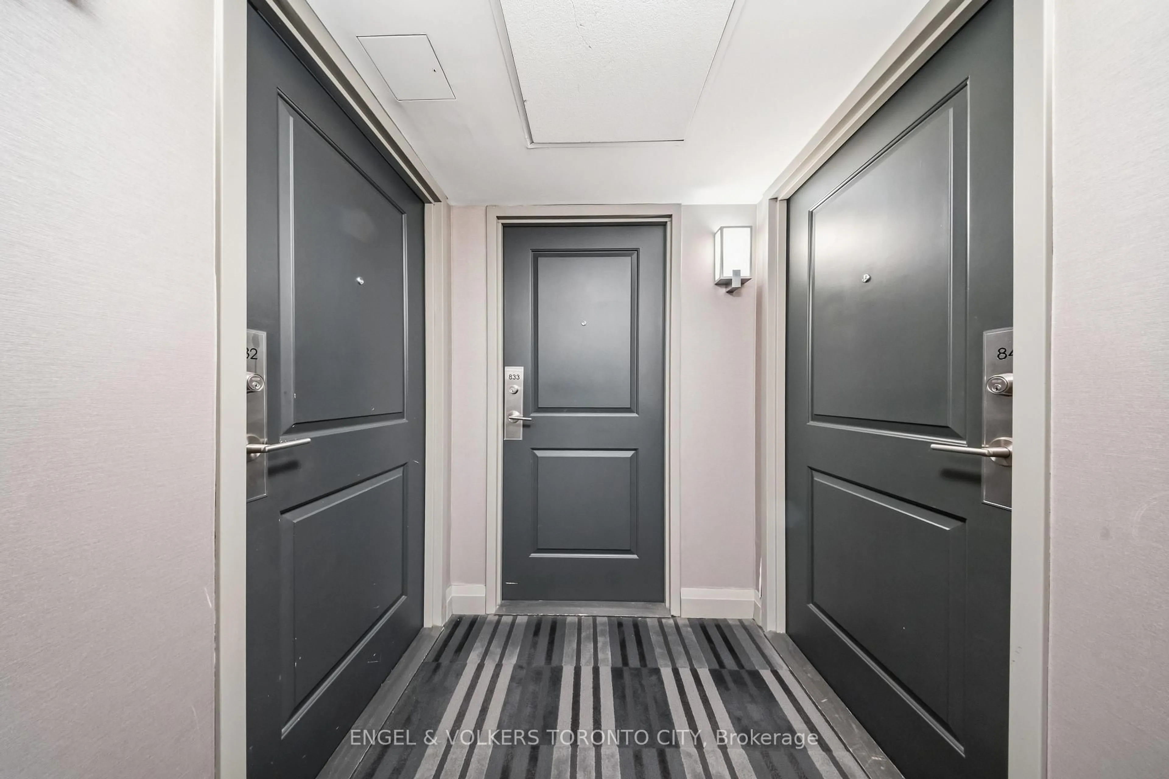 Indoor foyer for 38 Grand Magazine St #833, Toronto Ontario M5V 0B2