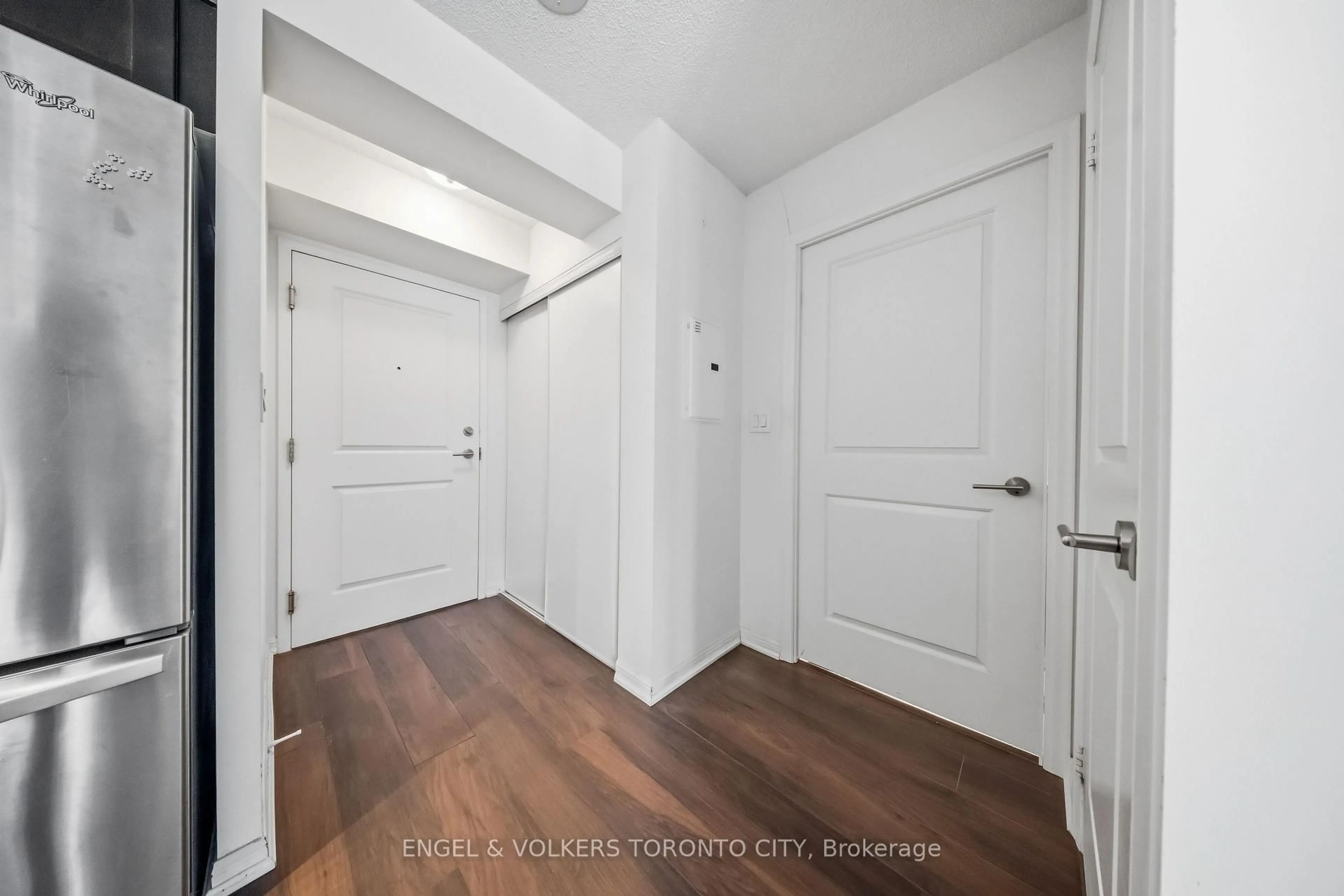 Indoor entryway for 38 Grand Magazine St #833, Toronto Ontario M5V 0B2